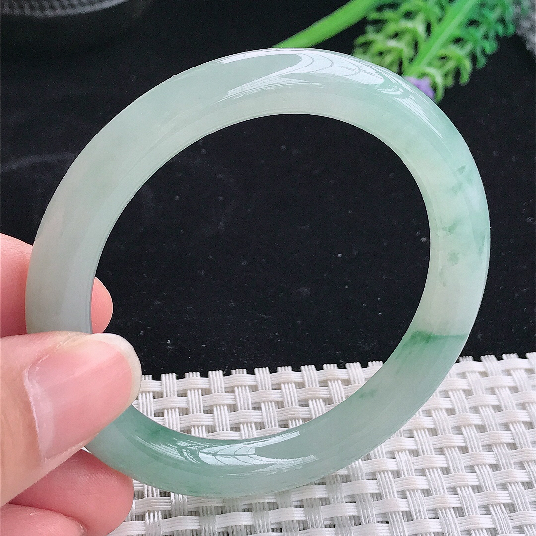 实拍A货翡翠53.5/8.9/9老坑冰胶果冻冰飘花圆条玉镯平安镯美人镯