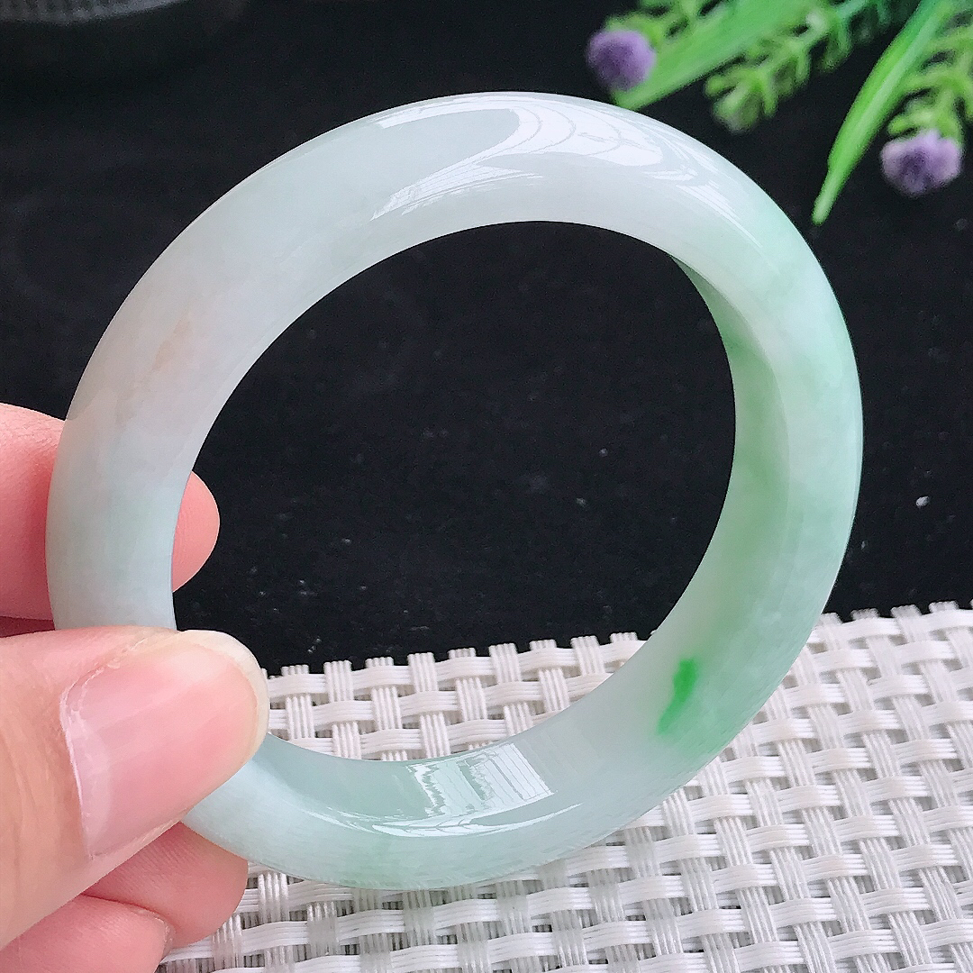 实拍A货翡翠53/12.5/8.8老坑冰胶水灵飘阳绿手镯翡翠宽边玉镯平安镯美人镯