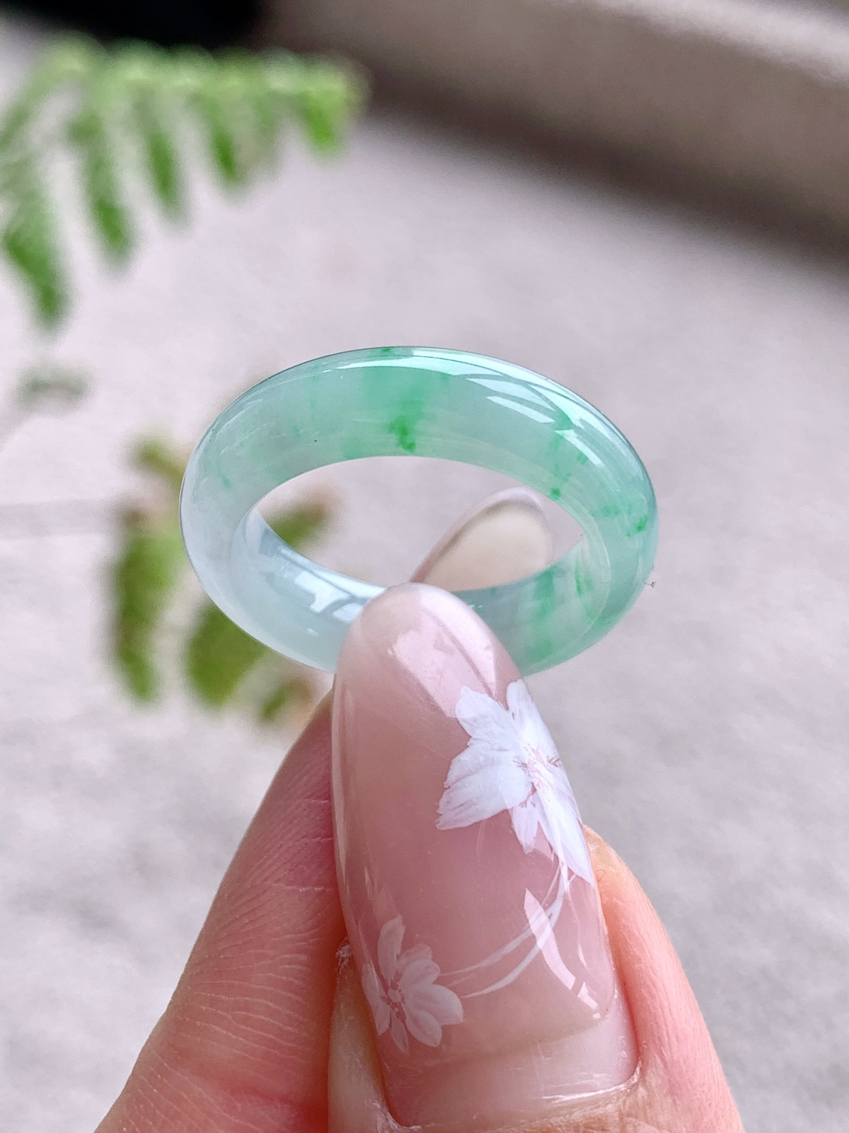 【裸石】🫧冰飘花戒圈指环
【说明】缅料 性价比高  
【尺寸】5.8-3.8
【圈口】15.5号..