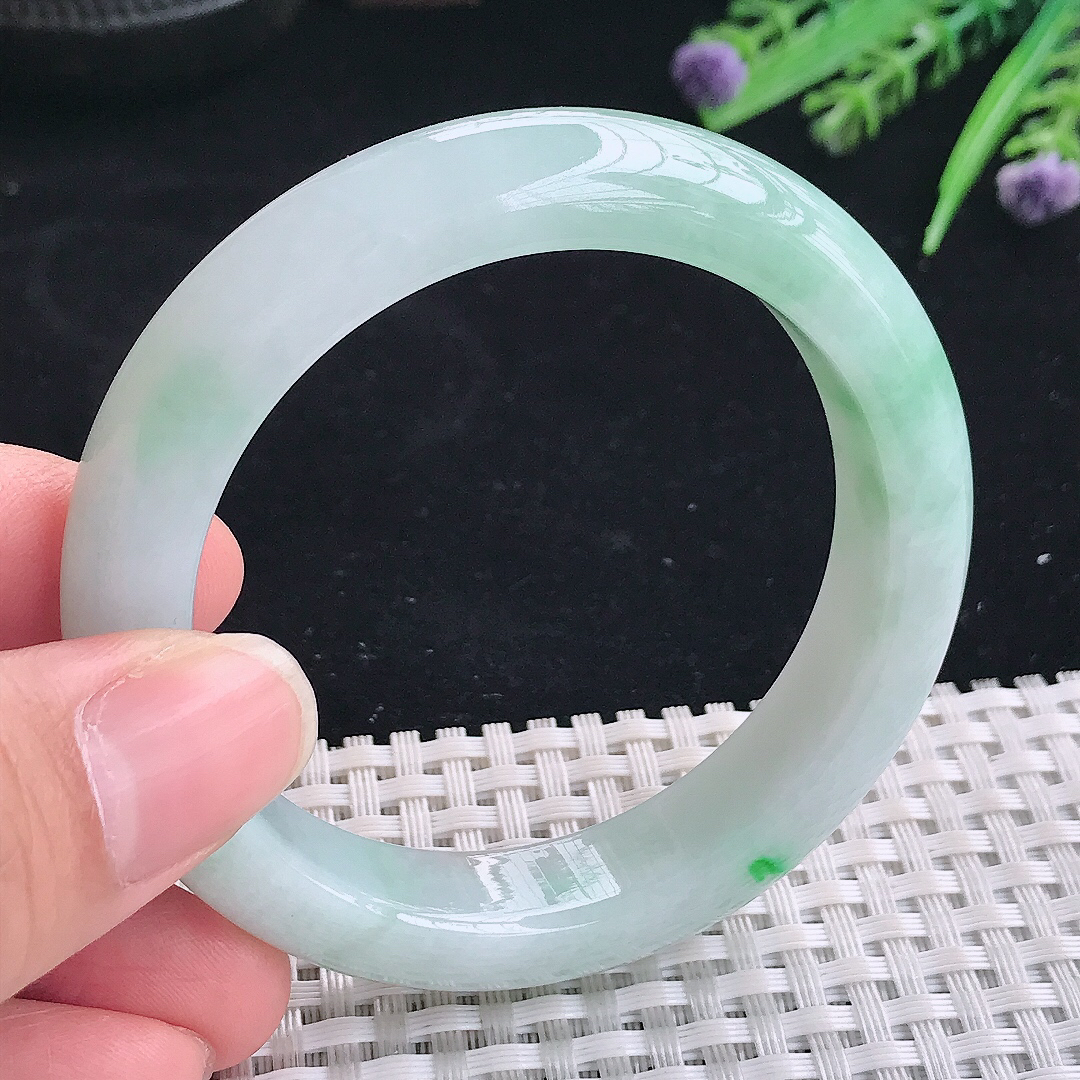 实拍A货翡翠53/12.5/8.8老坑冰胶水灵飘阳绿手镯翡翠宽边玉镯平安镯美人镯