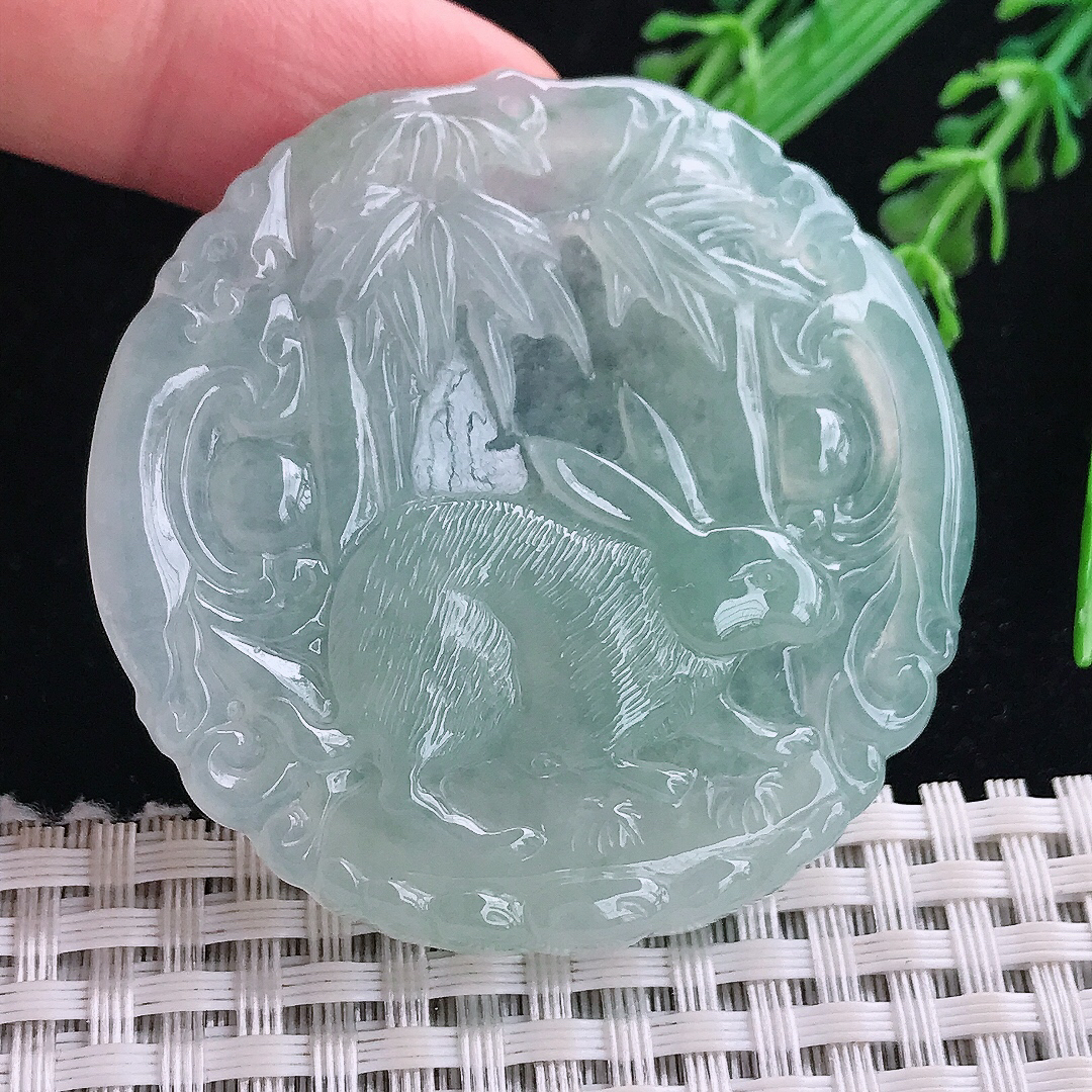 实拍A货翡翠51/52/5.5老坑冰胶果冻冰晴绿生肖兔吊坠翡翠玉兔牌