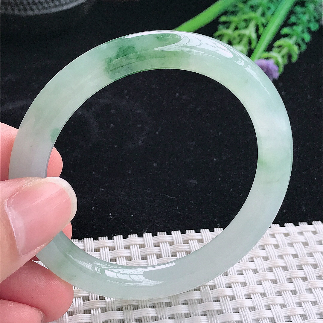 实拍A货翡翠52.8/8.4/8.6老坑冰胶水灵冰飘花圆条手镯翡翠玉镯平安镯美人镯