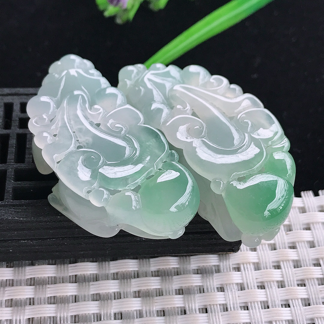 实拍A货翡翠45.2/21/12.2老坑冰胶果冻冰晴绿貔貅吊坠一对