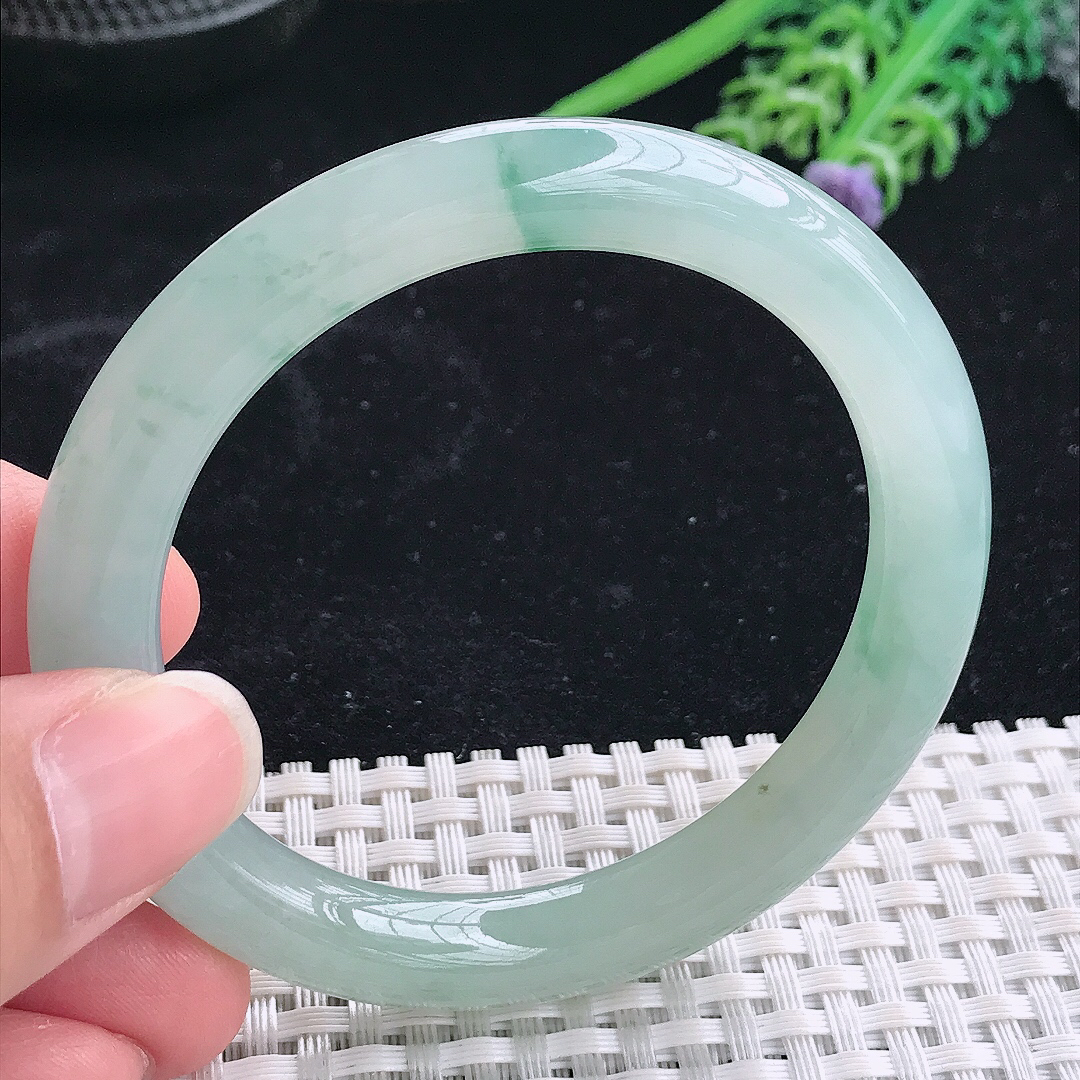 实拍A货翡翠53.5/8.9/9老坑冰胶果冻冰飘花圆条玉镯平安镯美人镯