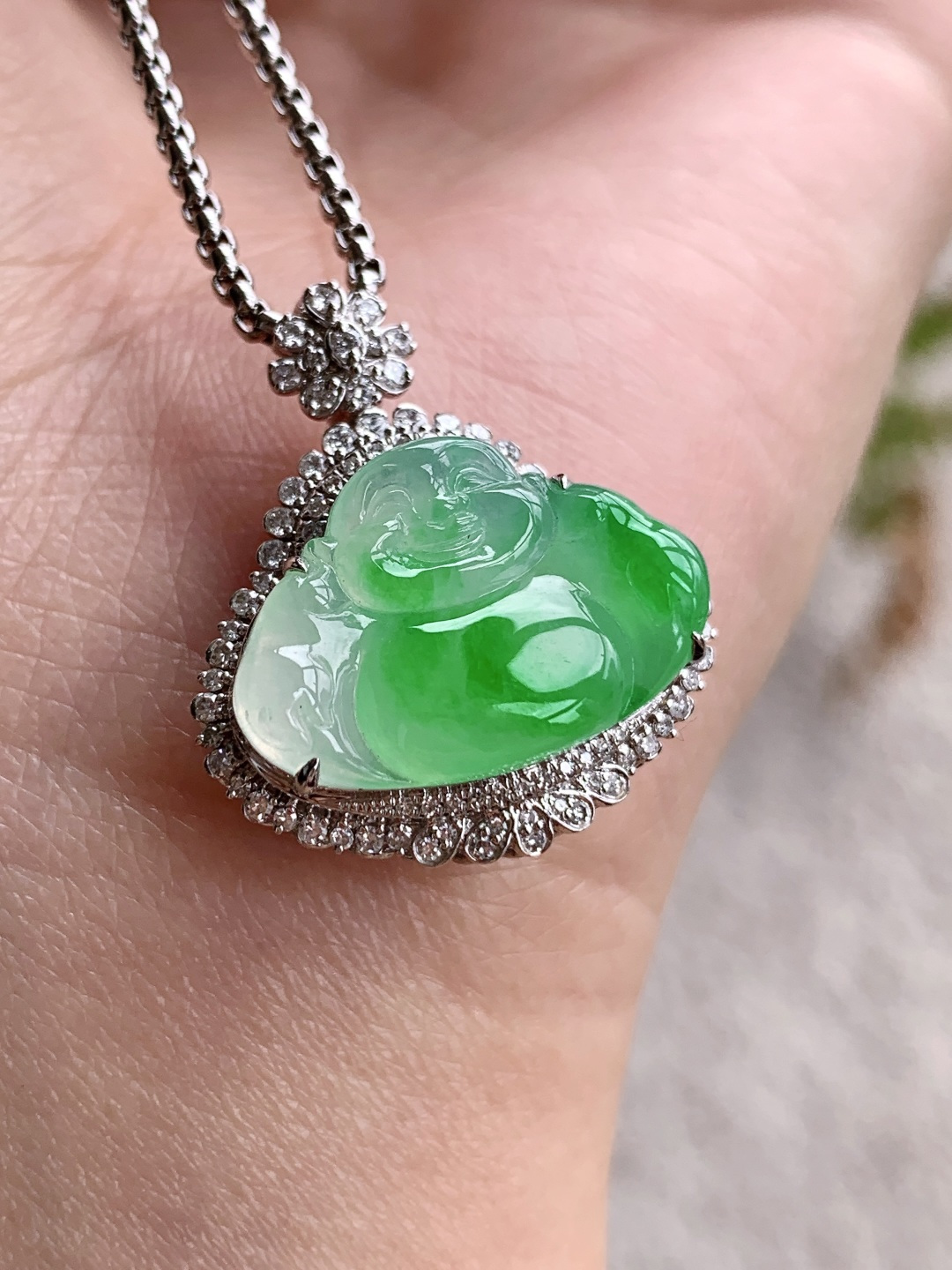 高冰飘绿花佛公吊坠，缅料，18k金镶嵌，无裂，性比高，飘花，25.8-22.2-10.7，13.6-19.6-3，5.7克