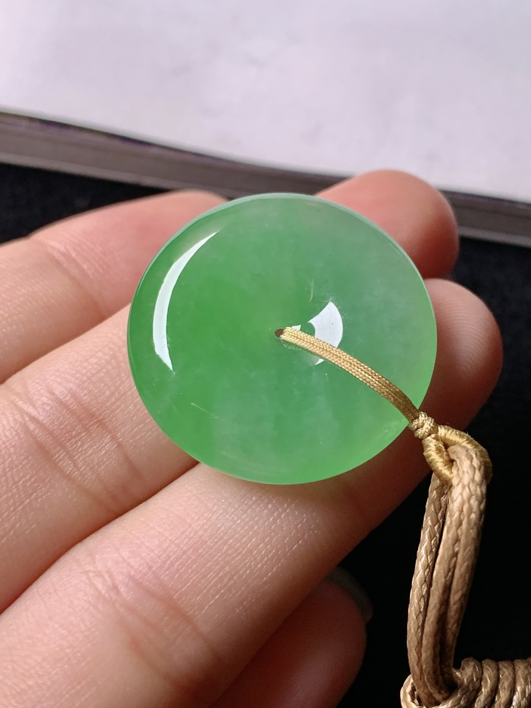 冰绿平安扣，色泽浓艳，0413尺寸24.5*5.7