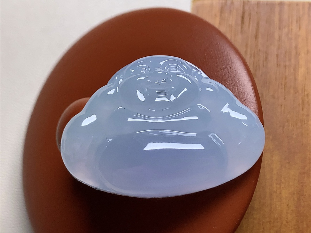 紫罗兰佛公 紫色漂亮，玉质细腻起胶感，无裂尺寸33.4*23.3*7