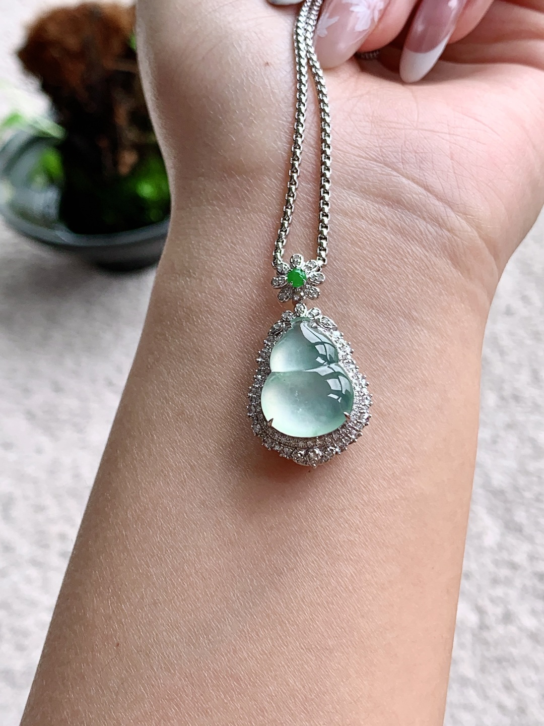 【镶嵌】🫧高冰飘花葫芦吊坠 【说明】缅料 18k金镶嵌 无裂 性比高 【整体】31-17.4-11.