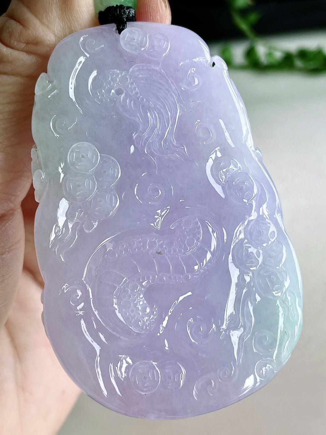 【裸石】高冰春彩龙凤呈祥牌子吊坠【说明】缅料 无裂 性比高【尺寸】69.2-45.5-11.6【重量】69.5克