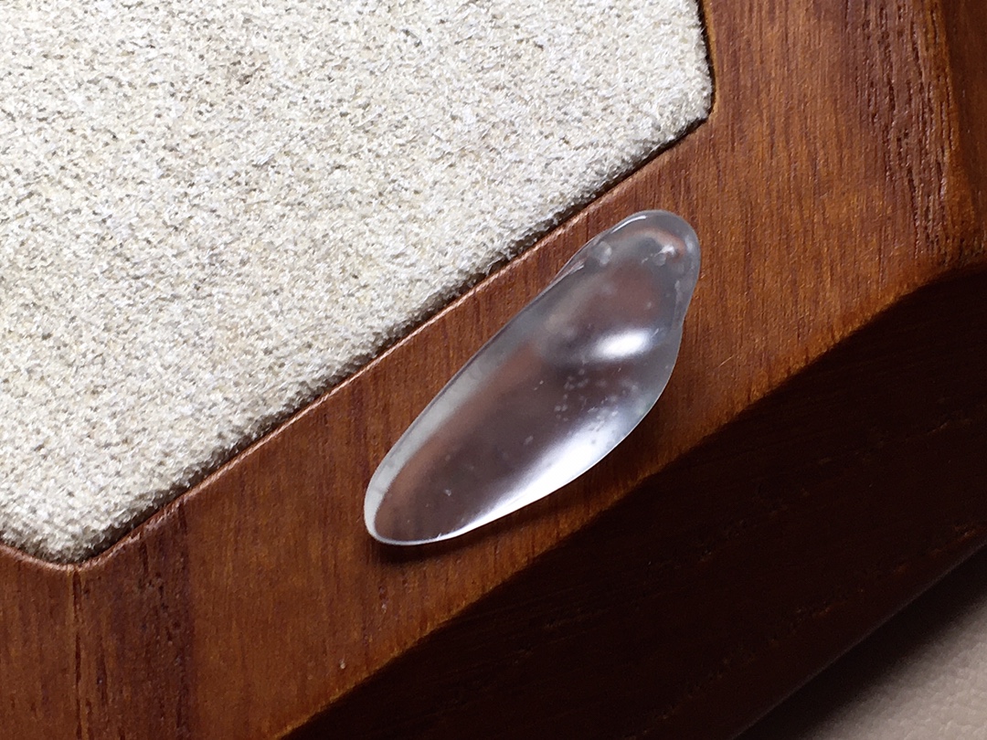 玻璃种福瓜 白皙透亮起光感，无裂，尺寸19.5*8*6