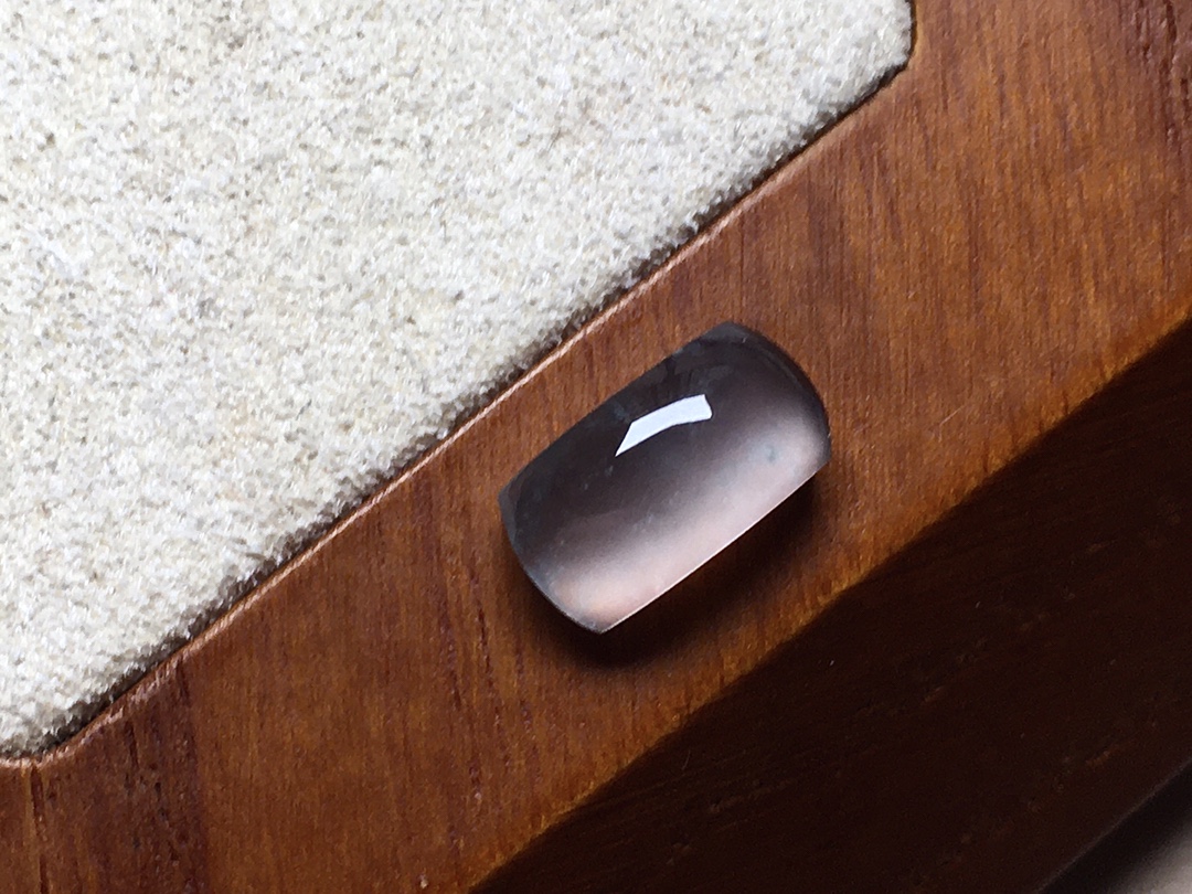 玻璃种飘花马鞍 飘花素雅，冰透起胶感，无裂尺寸10.7*5.7*3.7