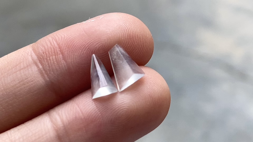 玻璃钢钻石方块一对 超值1512 8*4.8*2.5 8*6.2*2.8 无裂