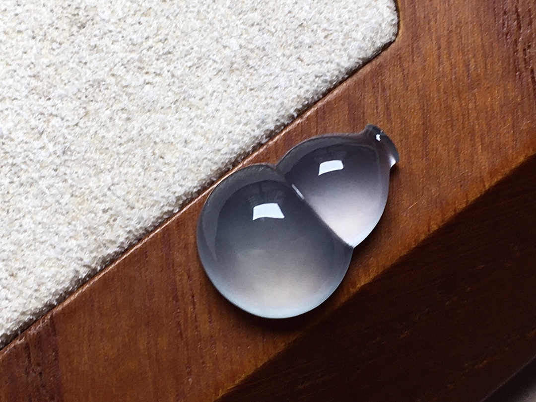 玻璃种葫芦 冰透感十足，起胶感，无裂尺寸15.4*10.7*5