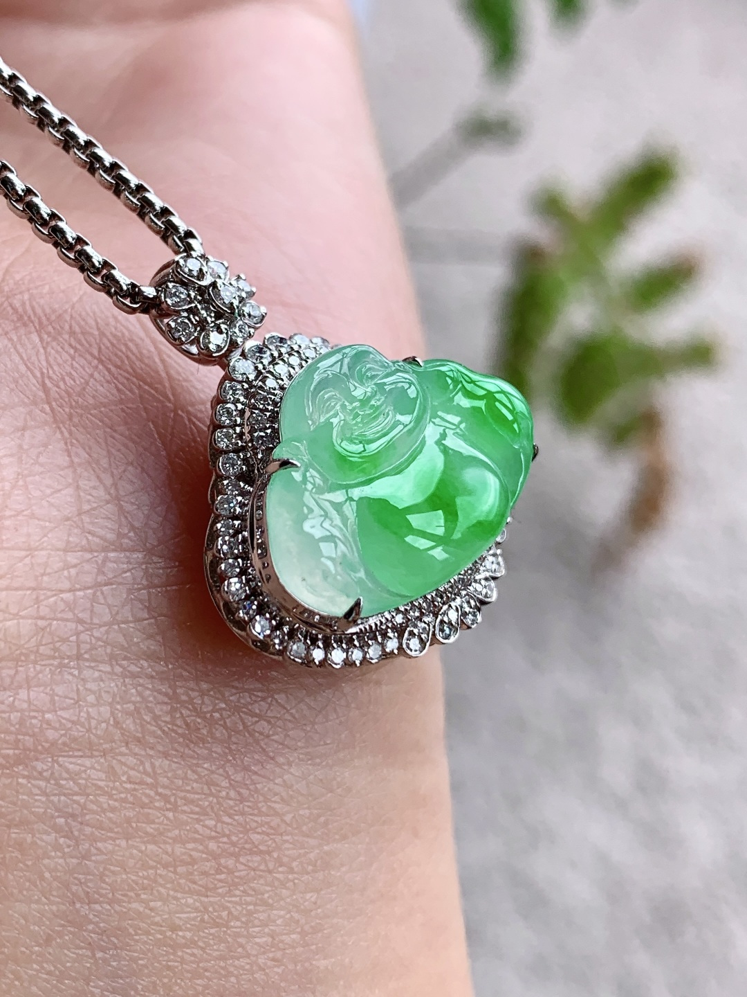 高冰飘绿花佛公吊坠，缅料，18k金镶嵌，无裂，性比高，飘花，25.8-22.2-10.7，13.6-19.6-3，5.7克