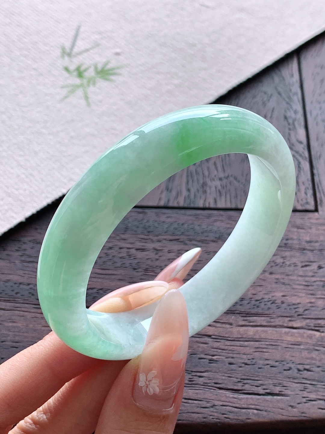 正圈 圈口56.1-13.5-7.2飘绿花 冰飘花 绿带绕腕 种老细腻 缅甸A货 无裂