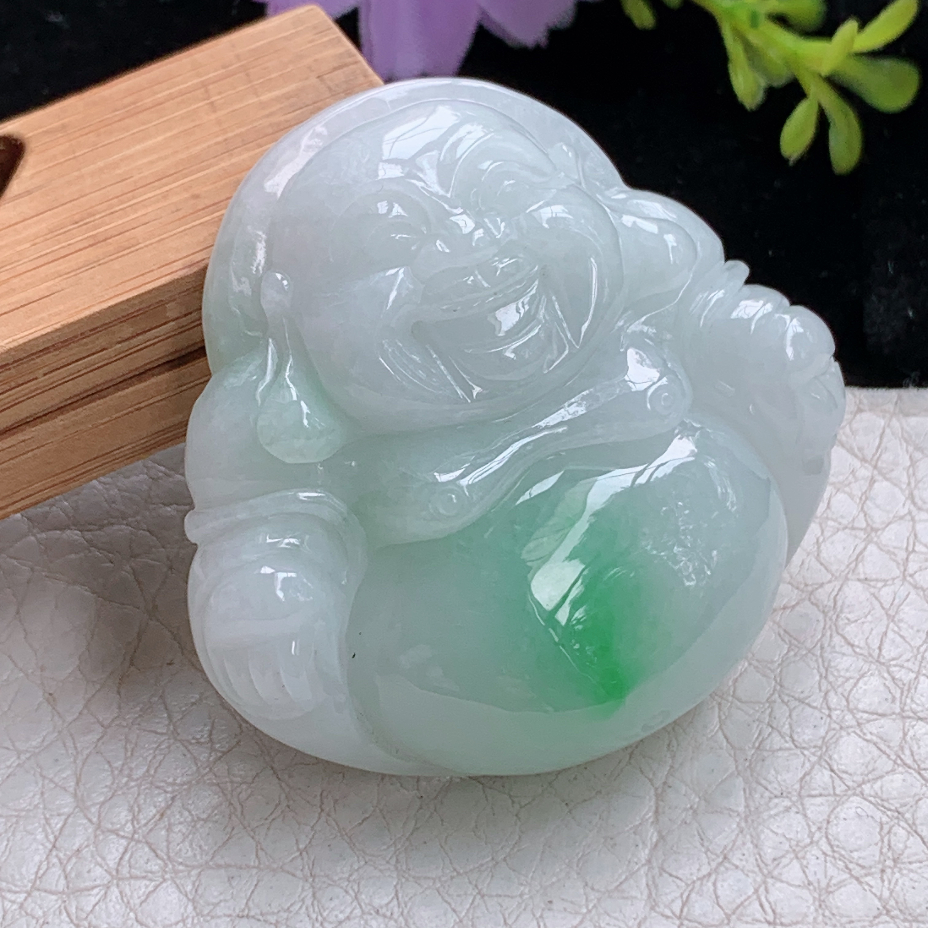 zen实拍43*44.8*11.8缅甸翡翠飘绿佛公吊坠大肚弥勒佛像项坠白底青