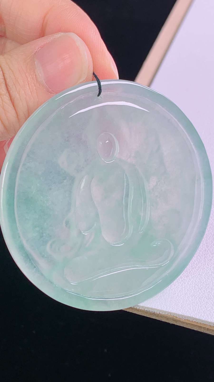 冰种虚空藏菩萨

尺寸:53.4-5.7mm