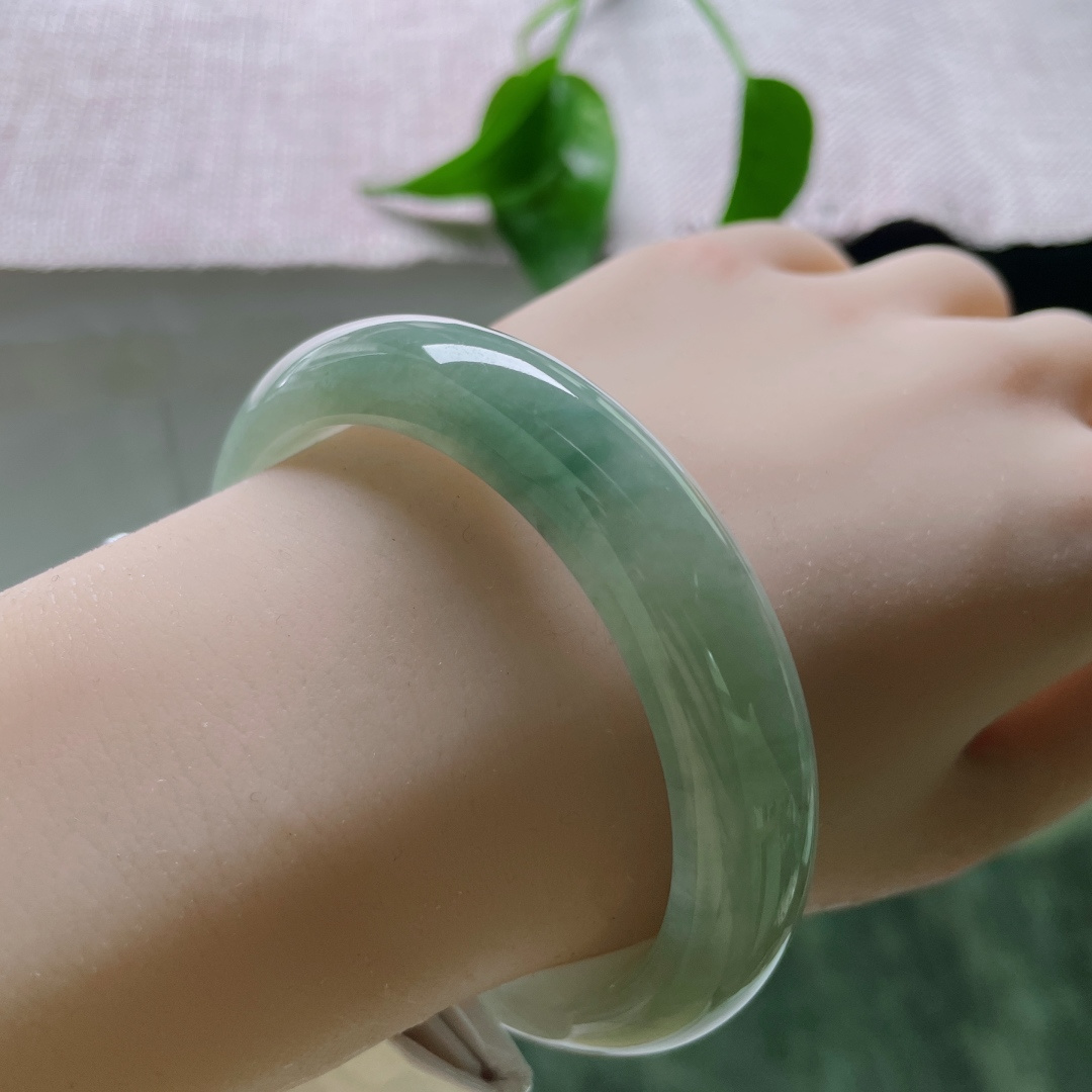 57.5/12.6/8.4，冰油正圈，种老，像时间凝冻的琥珀光，无裂，ss49699a