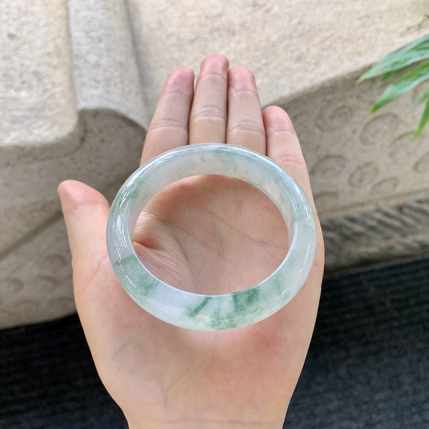 正圈52 53 圈口52.6/12.9/8.3 飘花，清透，水润，种老，细腻，无裂编码A112155