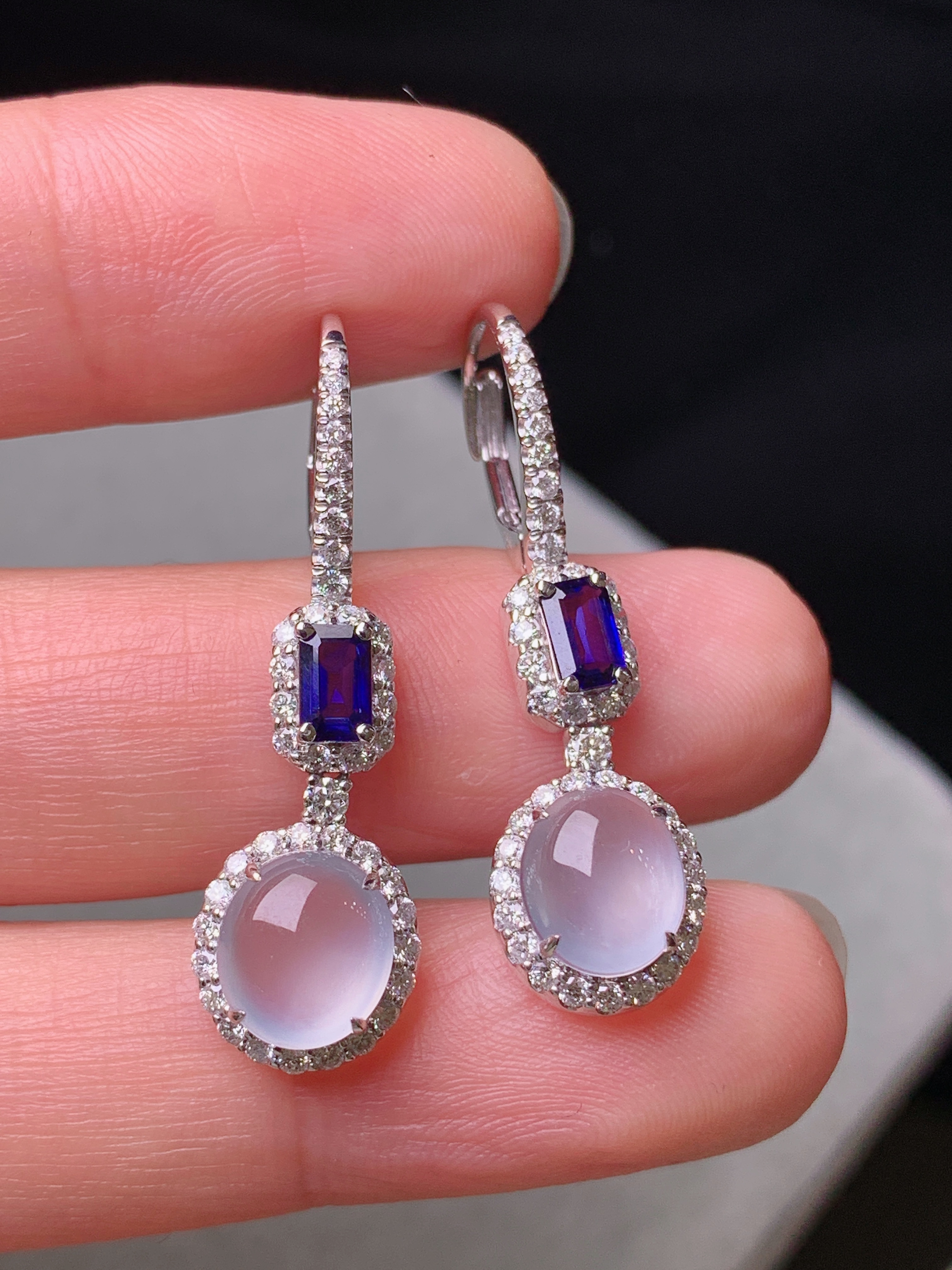 18k金钻镶嵌冰种蛋面耳坠 玉质细腻 水润亮眼 色泽艳丽 整体尺寸33*9.6*6.3m5