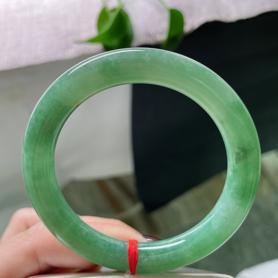 55.3/9.8，绿底圆条，水润，像雨后新竹，像晨间雾霭，皮纹，ss50139a