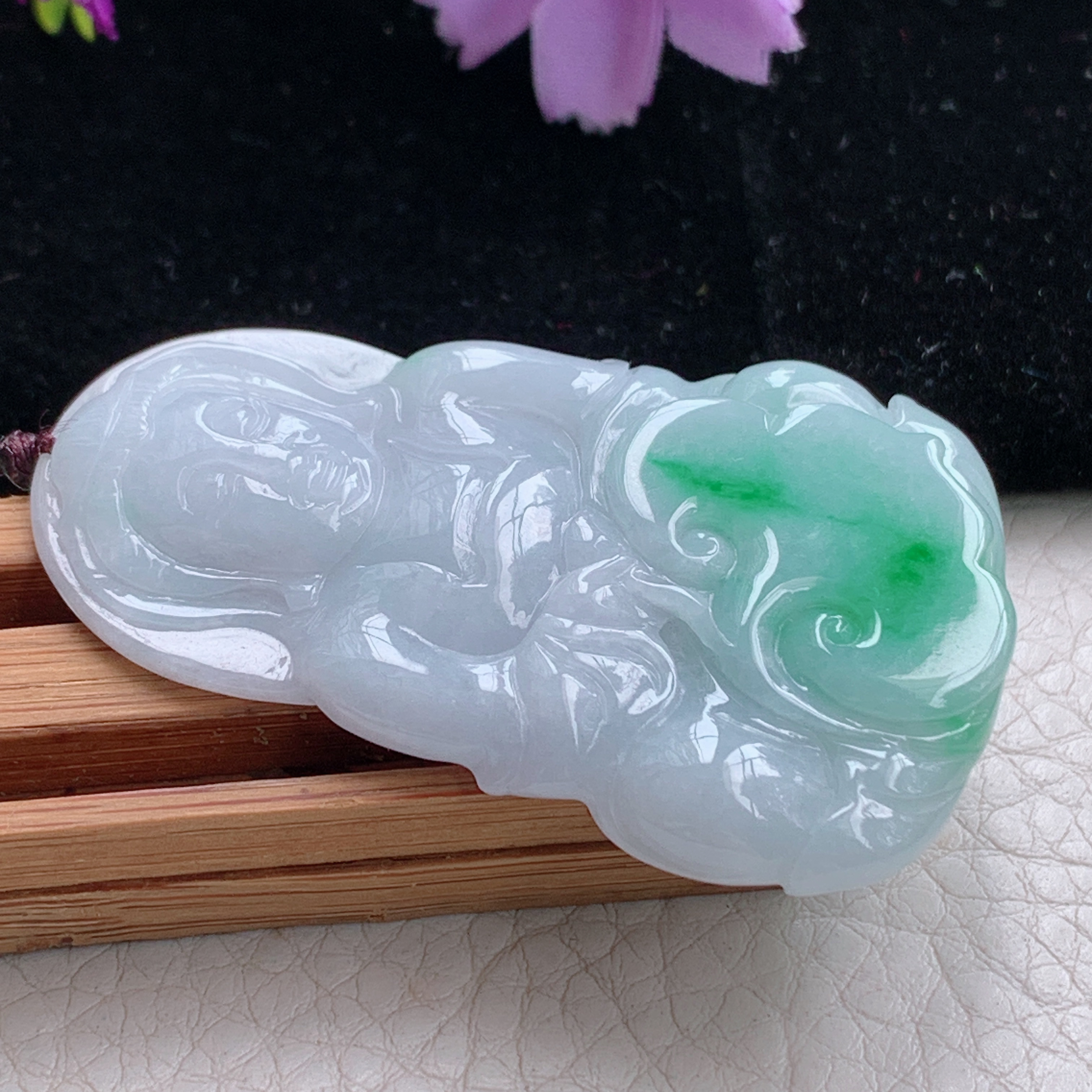 zen实拍53.5*32.6*6.3缅甸翡翠飘绿观音菩萨吊坠