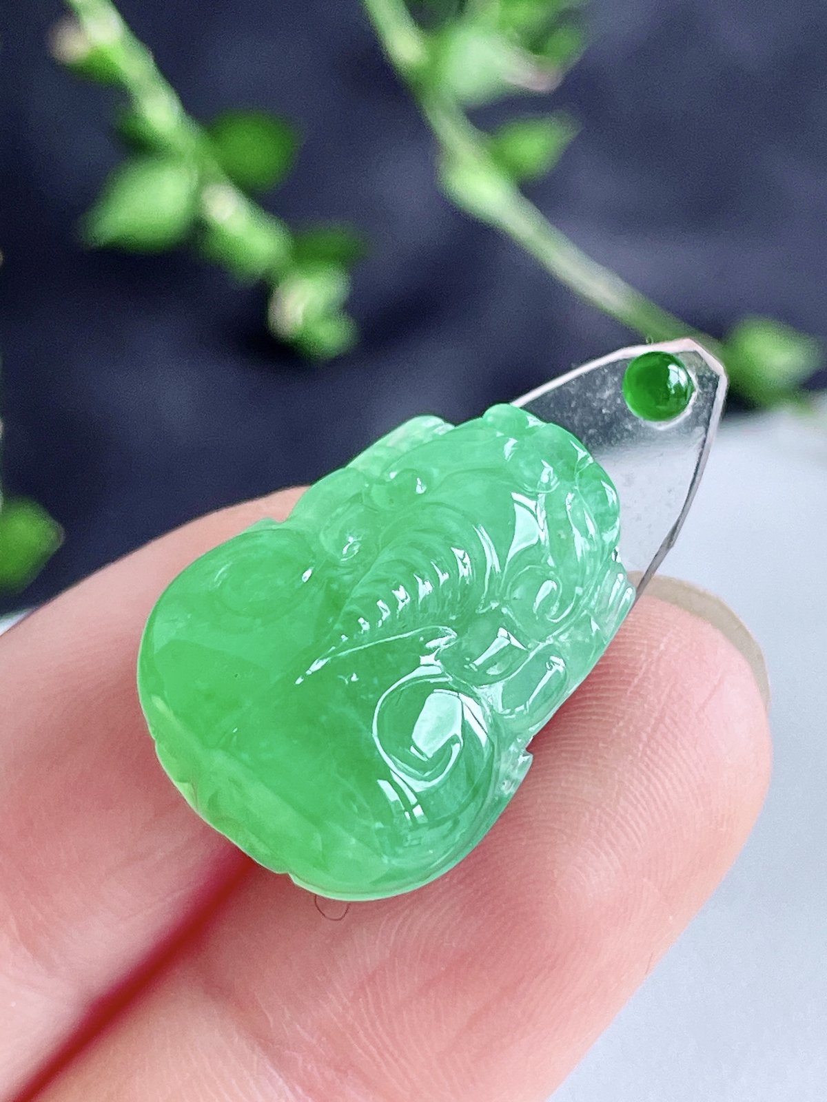 【裸石】冰甜阳绿貔貅吊坠
【说明】缅料 性价比高  
【尺寸】21.2-16.1-7..