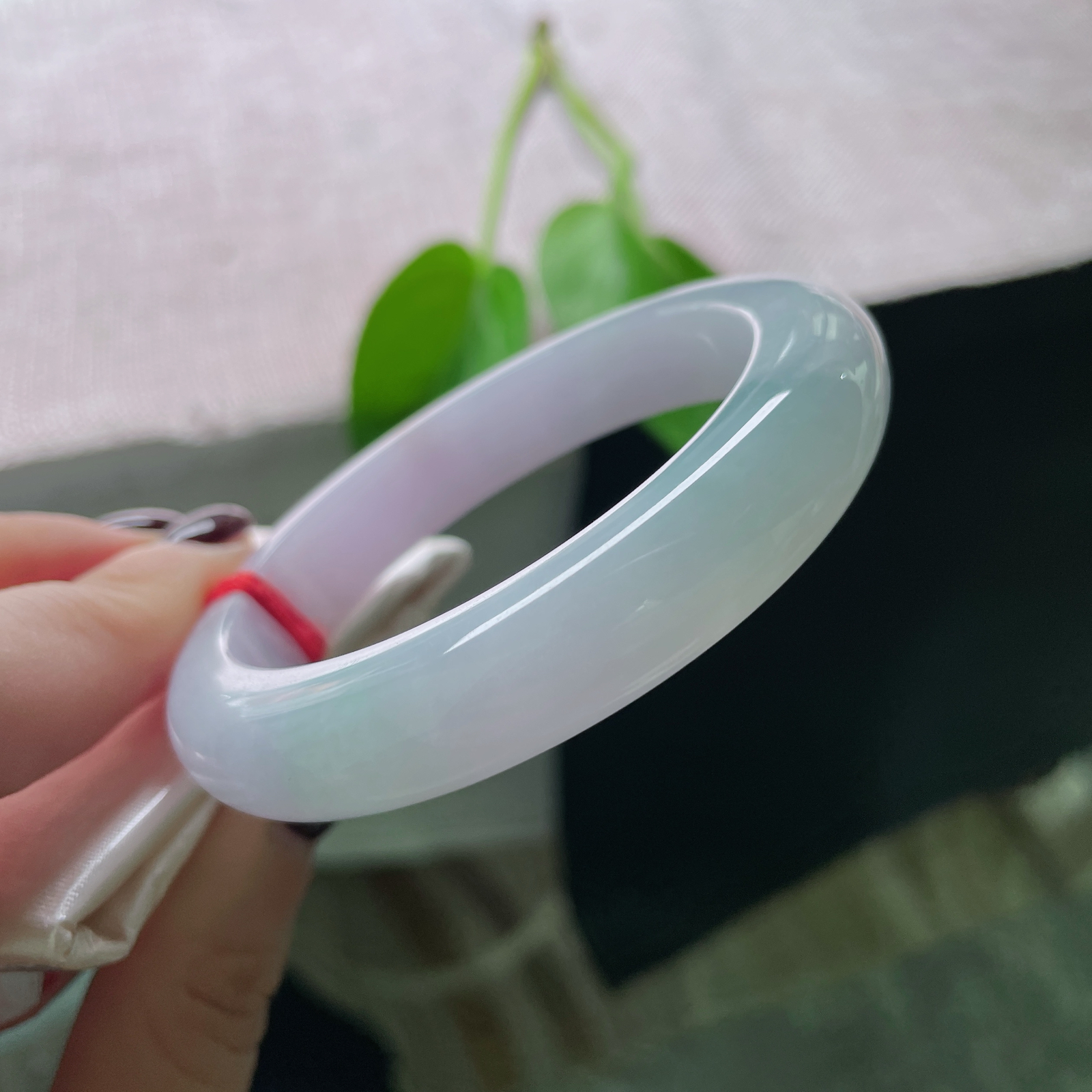 56/12/9.1，春彩正圈，水头好，厚装，是冰封的晚霞，是未醒的紫梦。洒金，ss50019a