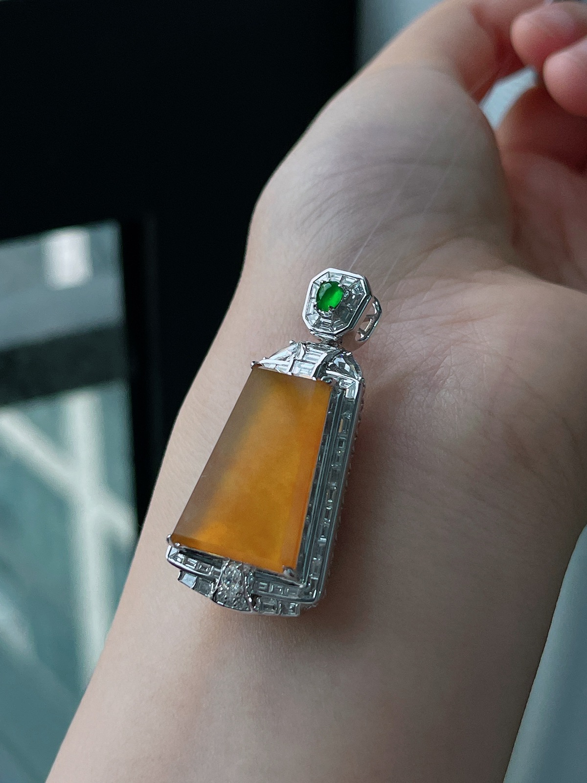 18k金 冰黄翡无事牌挂件