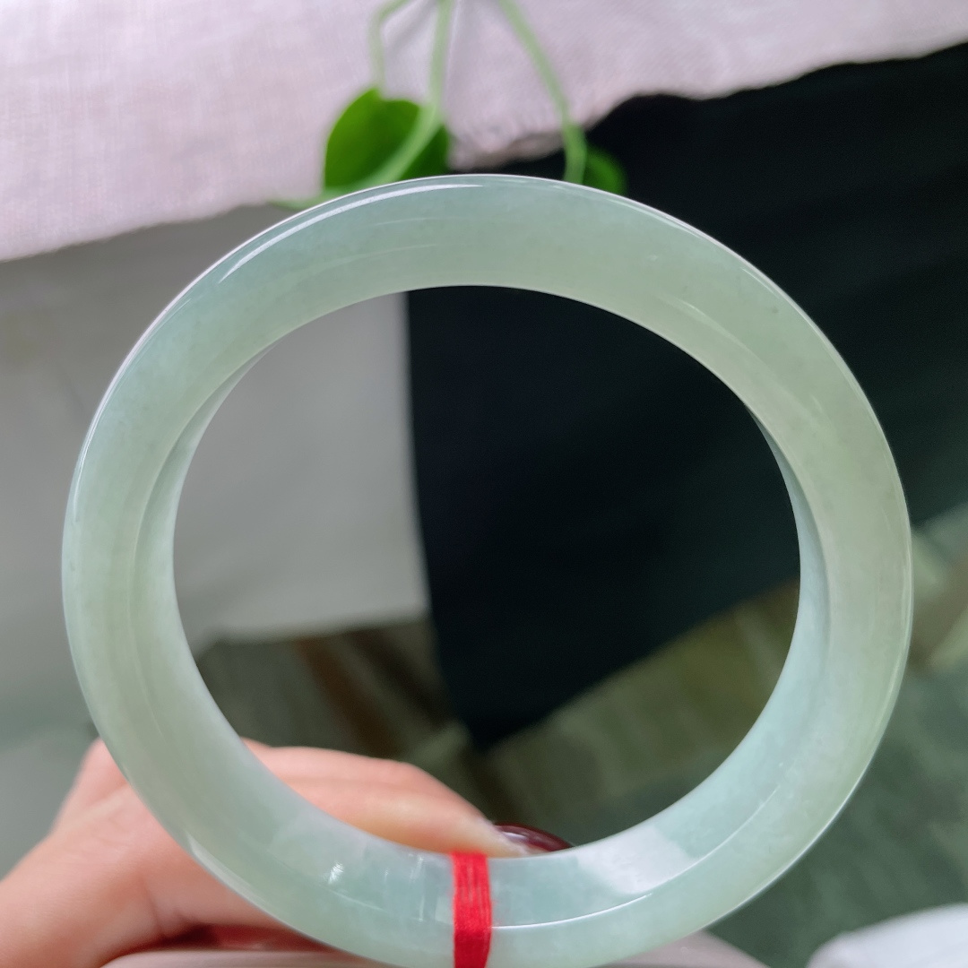 62.9/13.2/8.5绿色正圈，大圈口，水润，温润如玉谦谦君子，贵气，无裂，ss50718a