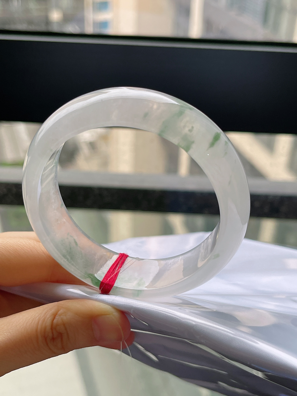 正圈58.7圈口，翡翠冰种飘花手镯