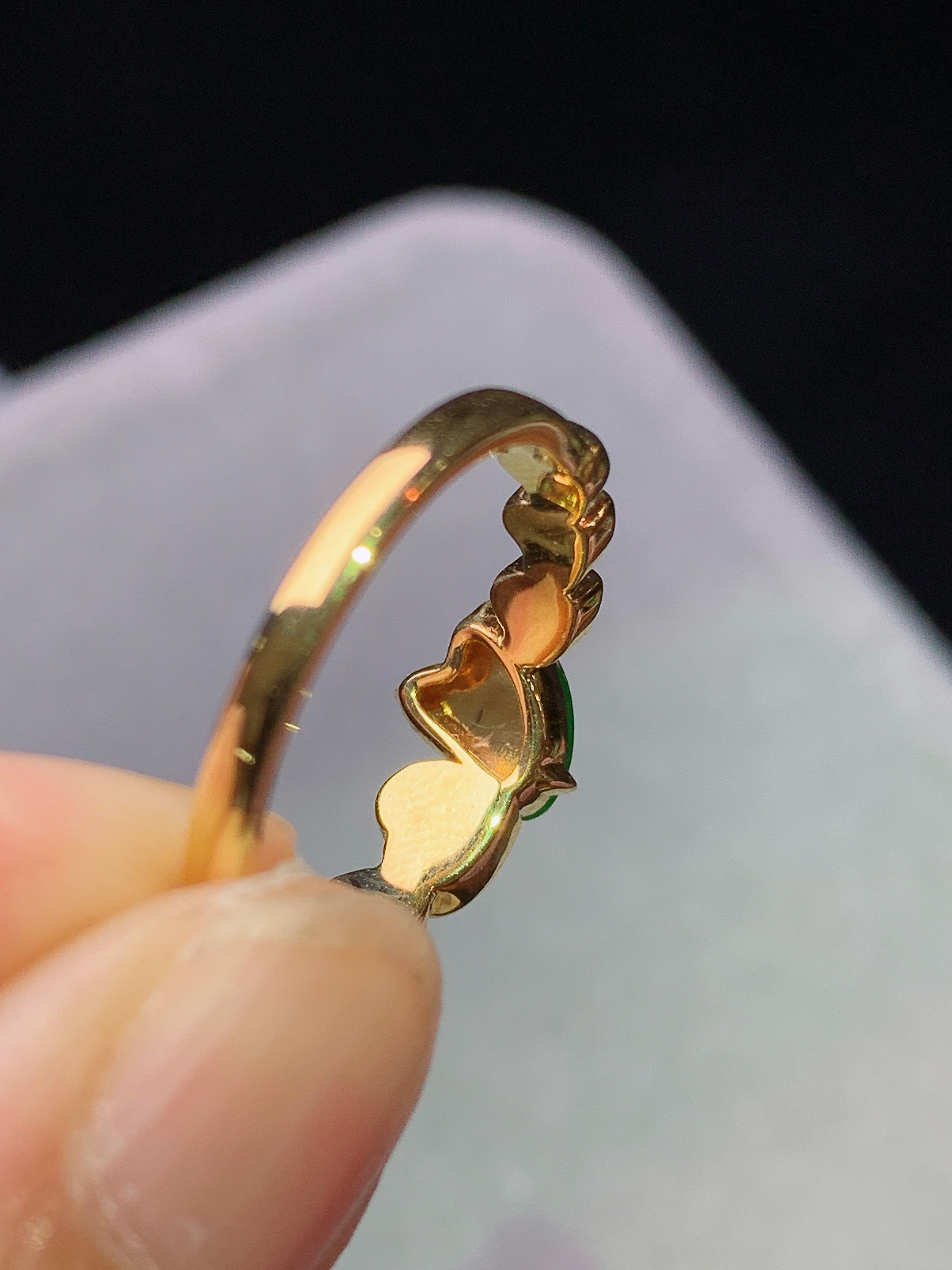 18k金钻镶嵌冰阳绿心形蛋面戒指 玉质细腻 水润亮眼 色泽艳丽 圈口14 裸石尺寸6*7*2.3m5