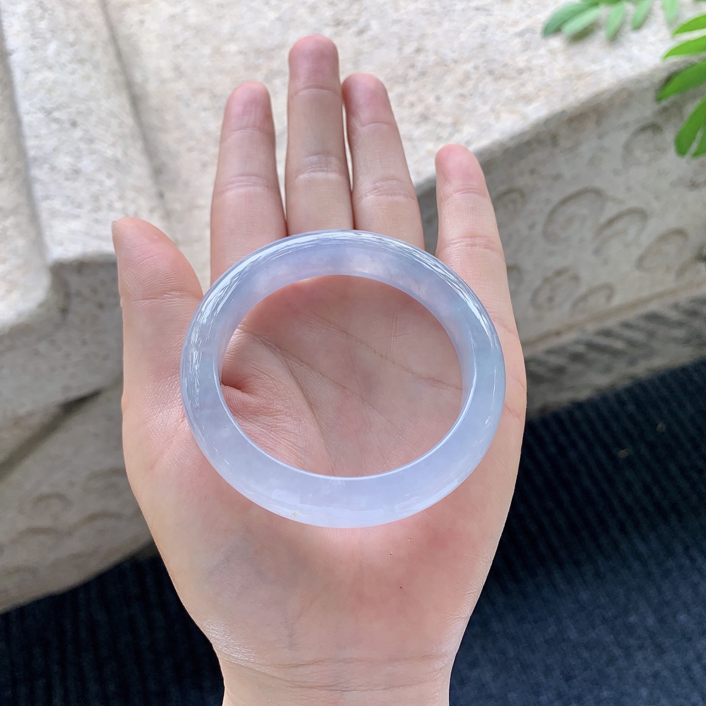 正圈49 50【圈口】50.8/11/8【编码】B2041512【描述】冰糯紫罗兰，水润，种老，细腻