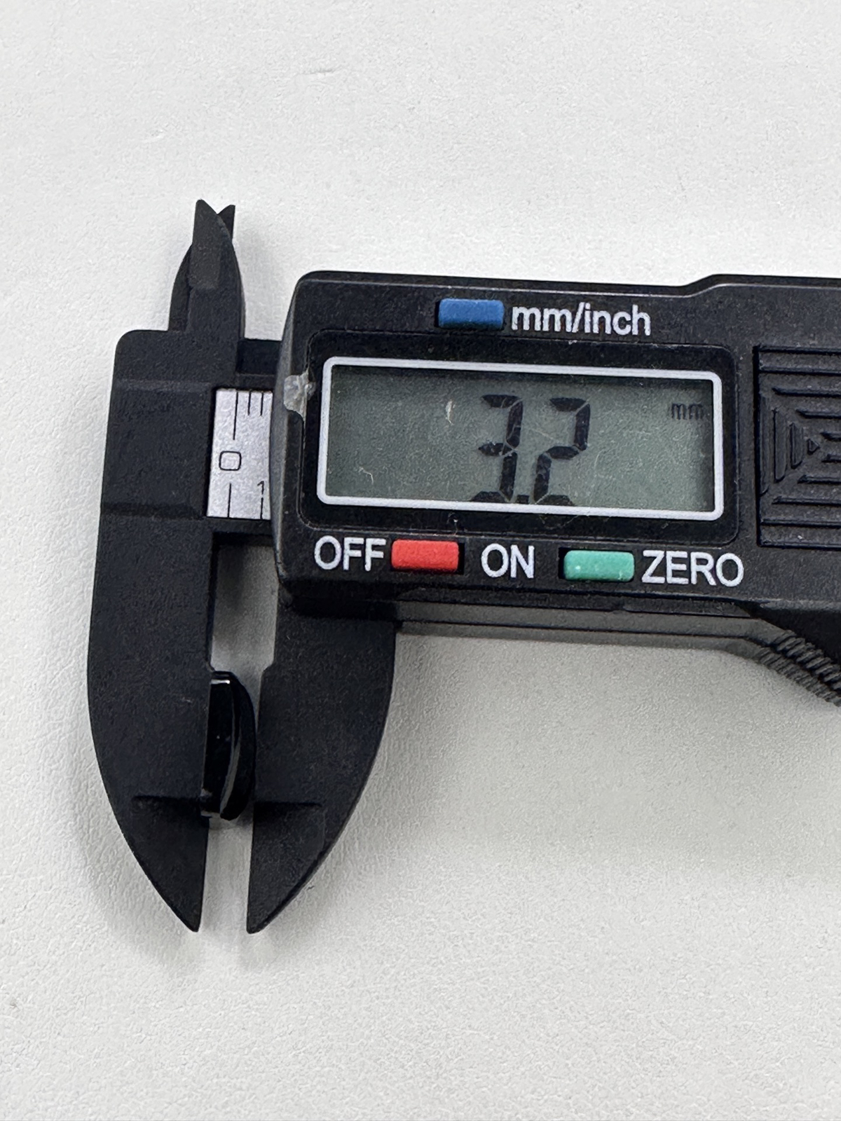 【墨翠面包戒面】  黑度极黑  灯照全透  底极细腻  完美无裂  品相极好  性价比高