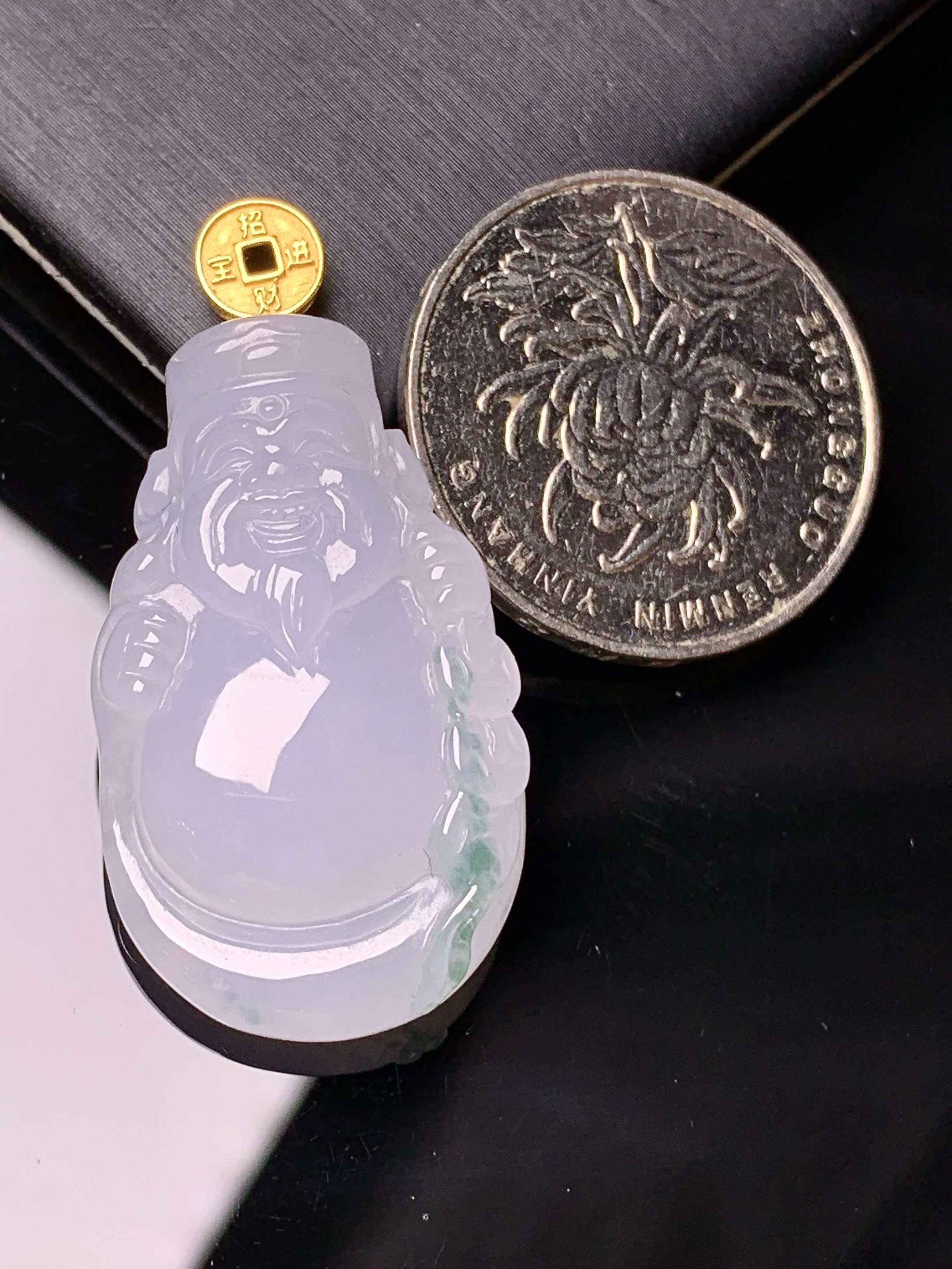 18k金镶嵌冰种财神爷吊坠 玉质细腻 色泽艳丽清新 水润亮眼 整体尺寸39.3*19.5*7e1