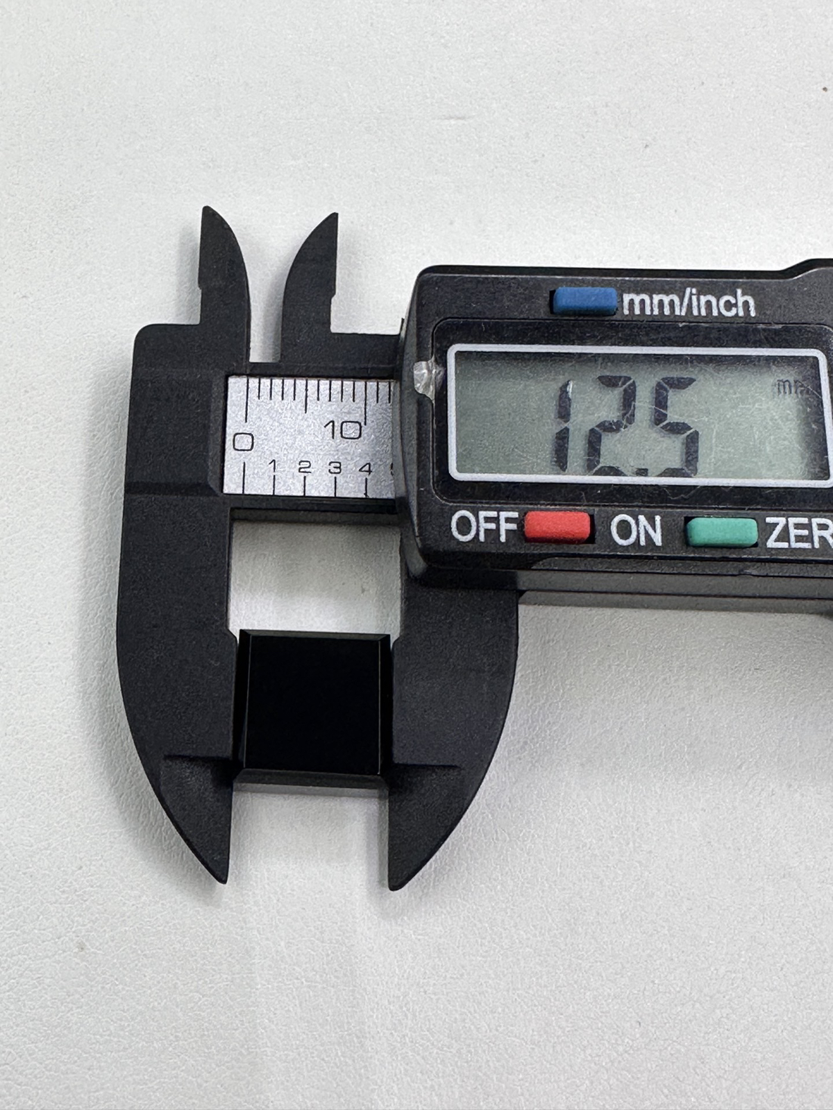 【墨翠方形戒面】  黑度极黑  灯照全透  底极细腻  完美无裂  品相极好  性价比高