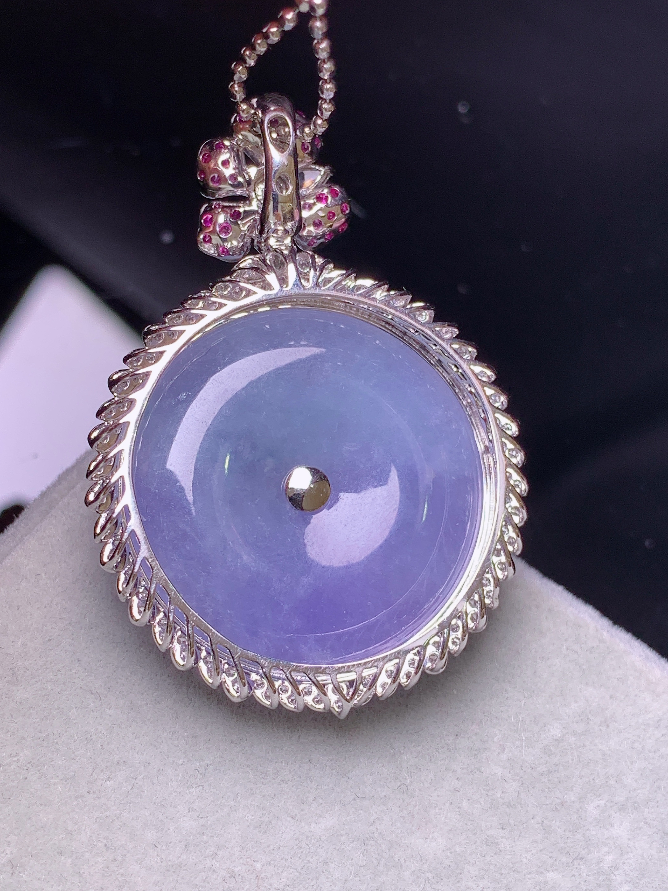 18k金钻镶嵌紫罗兰平安扣吊坠 玉质细腻 水润亮眼 色泽艳丽 整体尺寸39.2*27.5*7.2t1