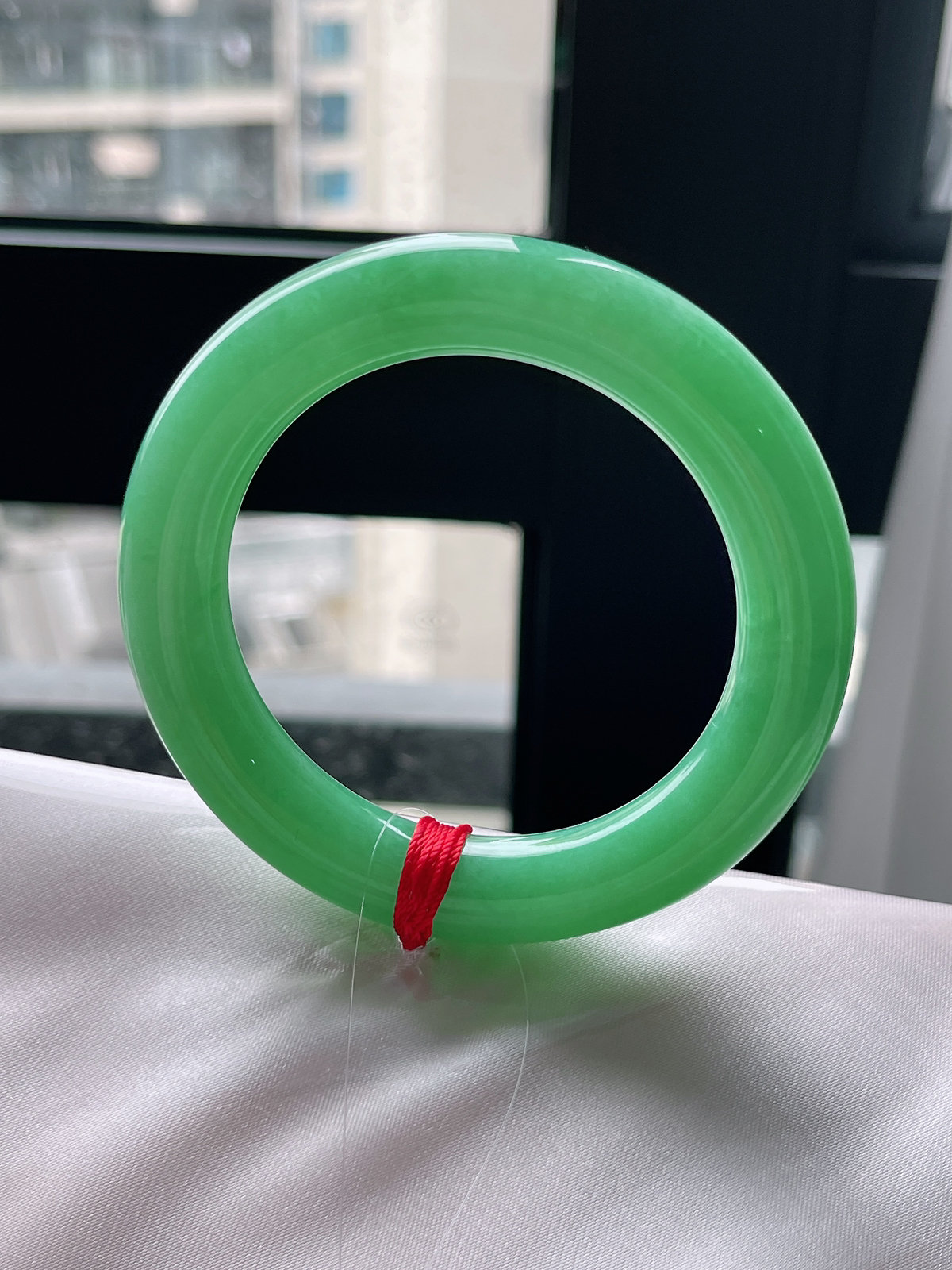 圆镯54.4圈口，翡翠糯化种满圈绿手镯