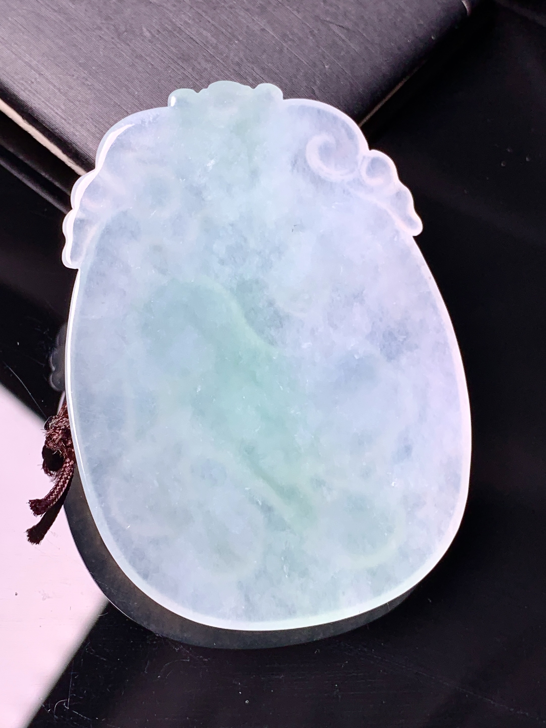 冰种飘绿生肖猪吊坠 玉质细腻 水润亮眼 色泽艳丽 整体尺寸53*38.7*6b2