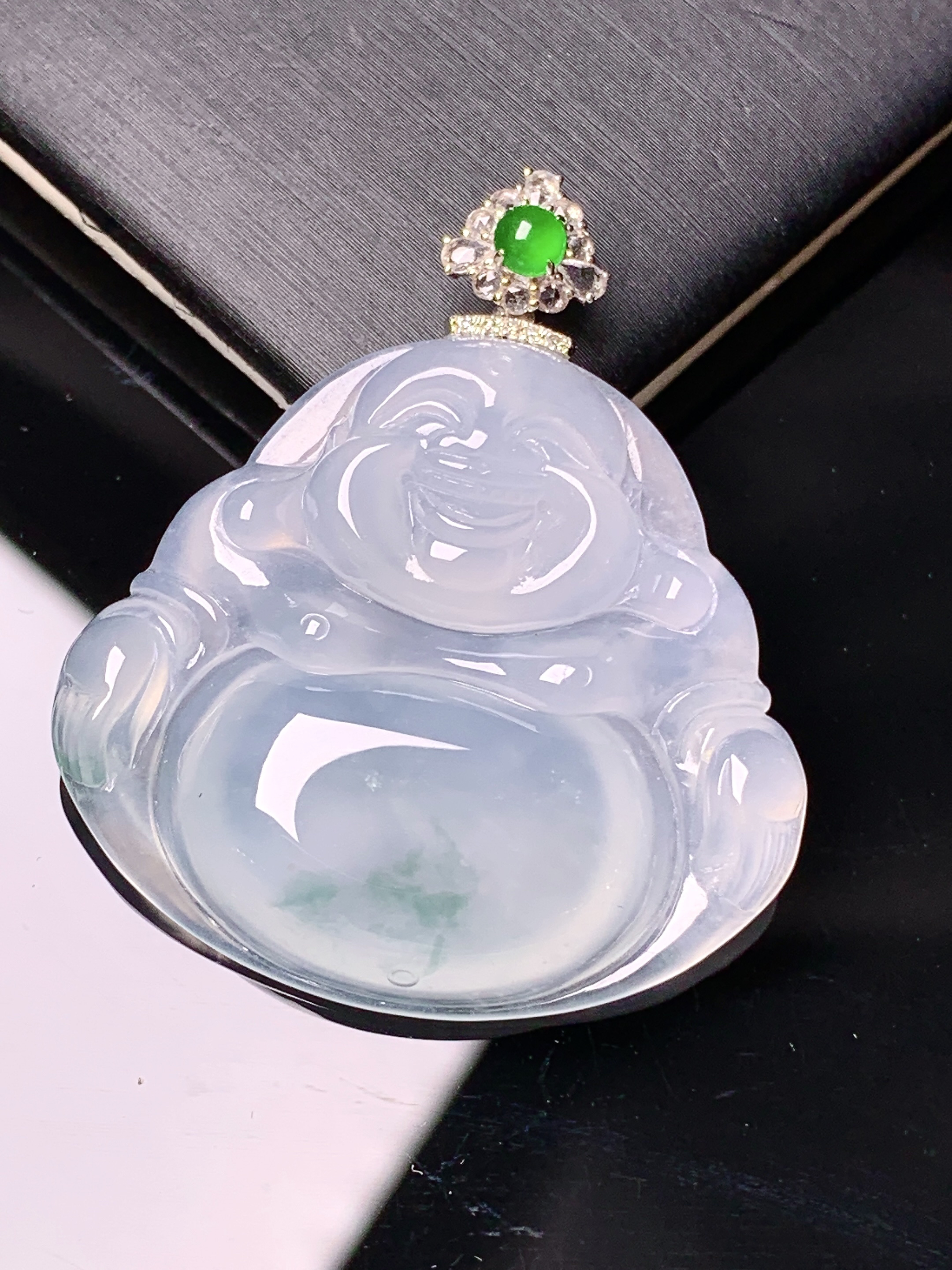 18k金钻镶嵌冰种佛公吊坠 玉质细腻 水润亮眼 色泽艳丽 整体尺寸39.5*34*6a2