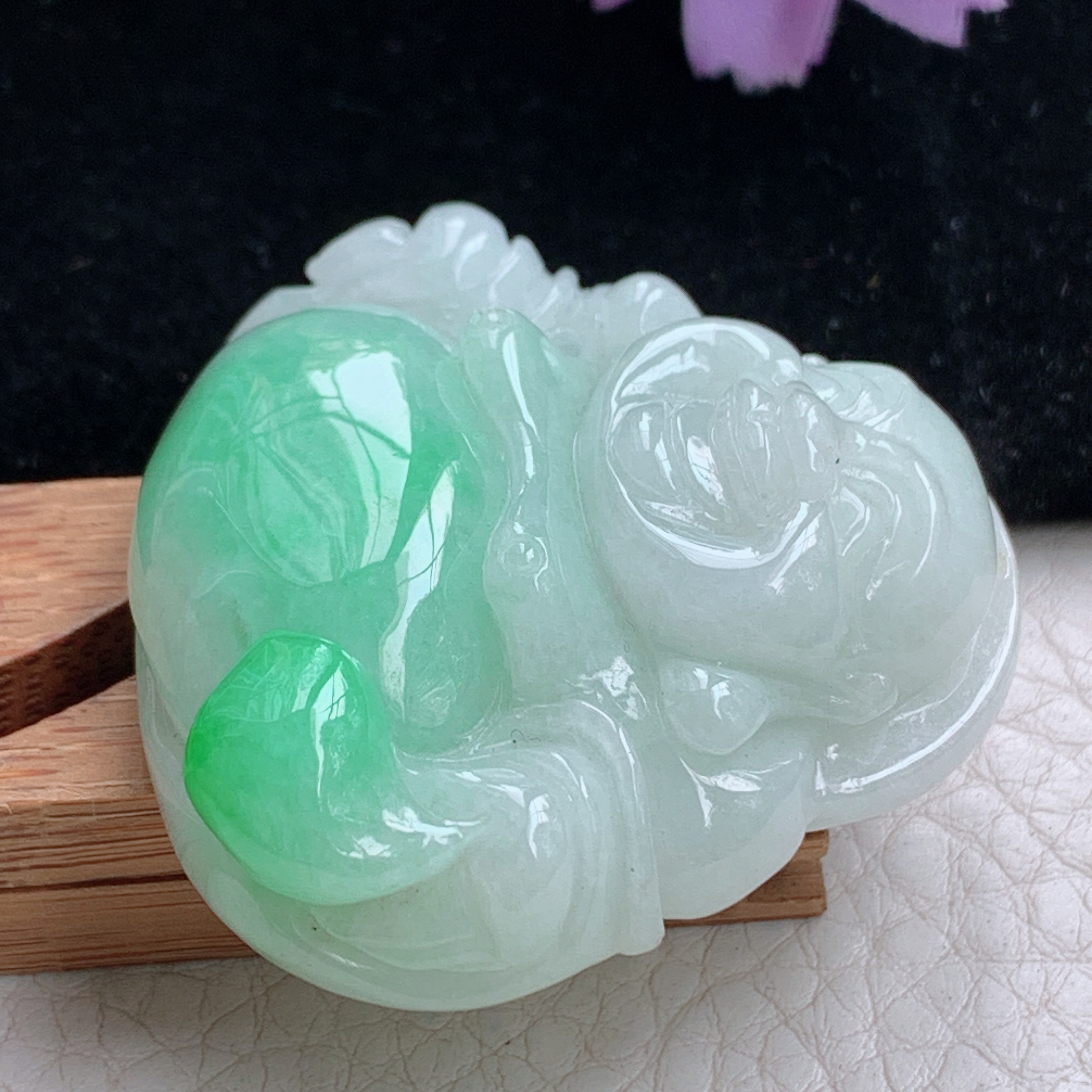 zen实拍42*47*12.8缅甸翡翠飘绿佛公吊坠大肚弥勒佛像项坠白底青