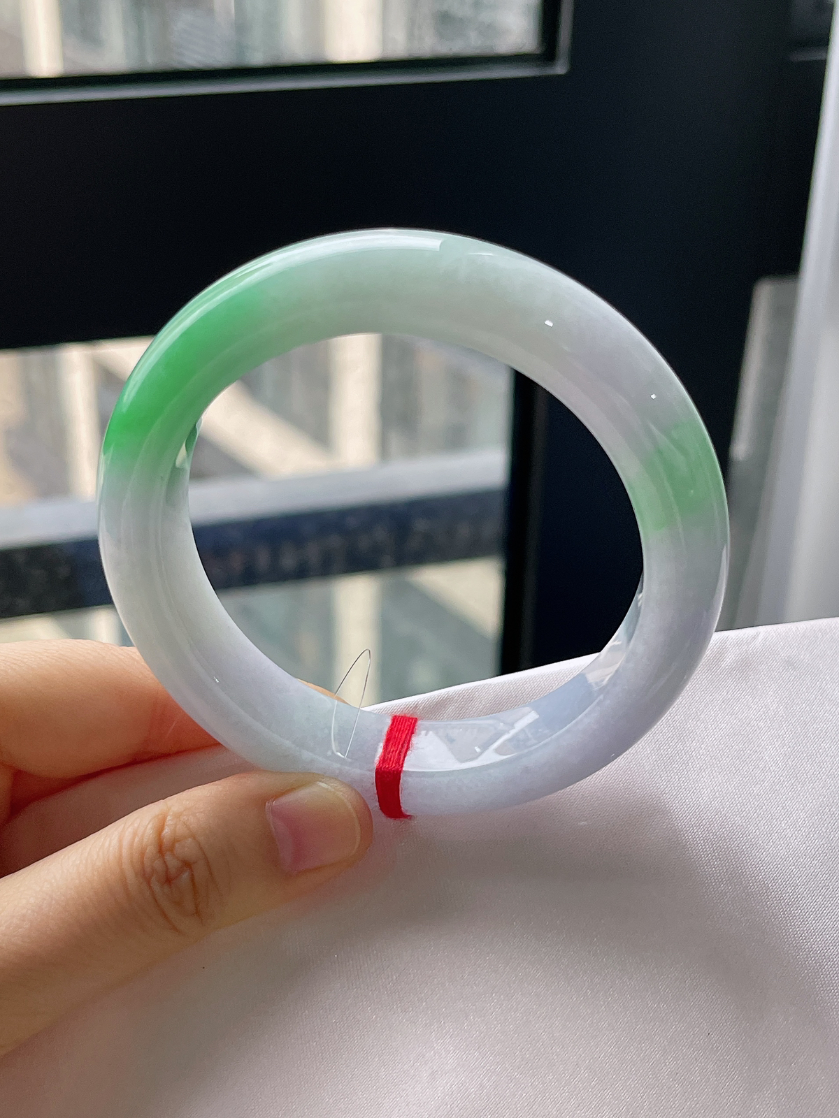 正圈56.9圈口，翡翠冰糯种春带彩手镯