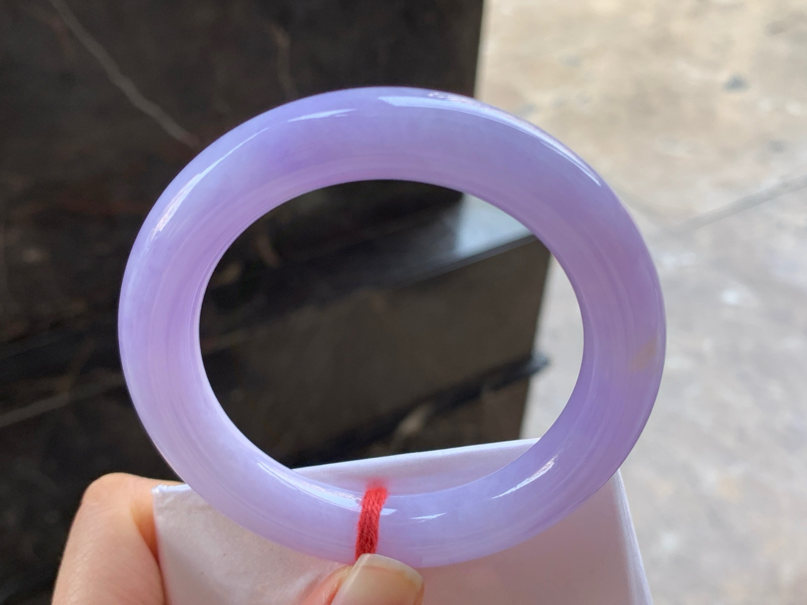 54.5-10

紫罗兰圆条手镯^_^颜色鲜艳 玉质温润