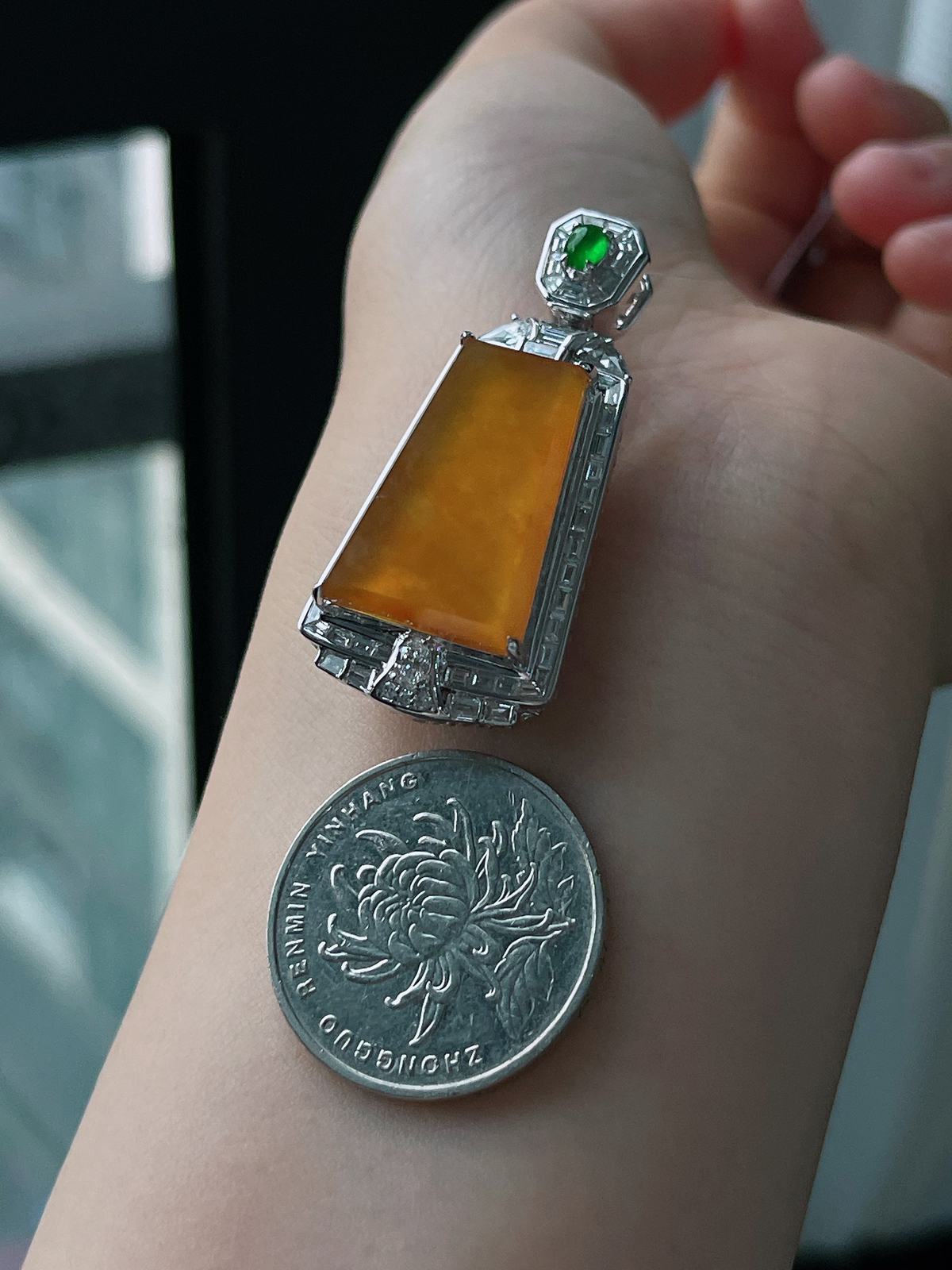 18k金 冰黄翡无事牌挂件