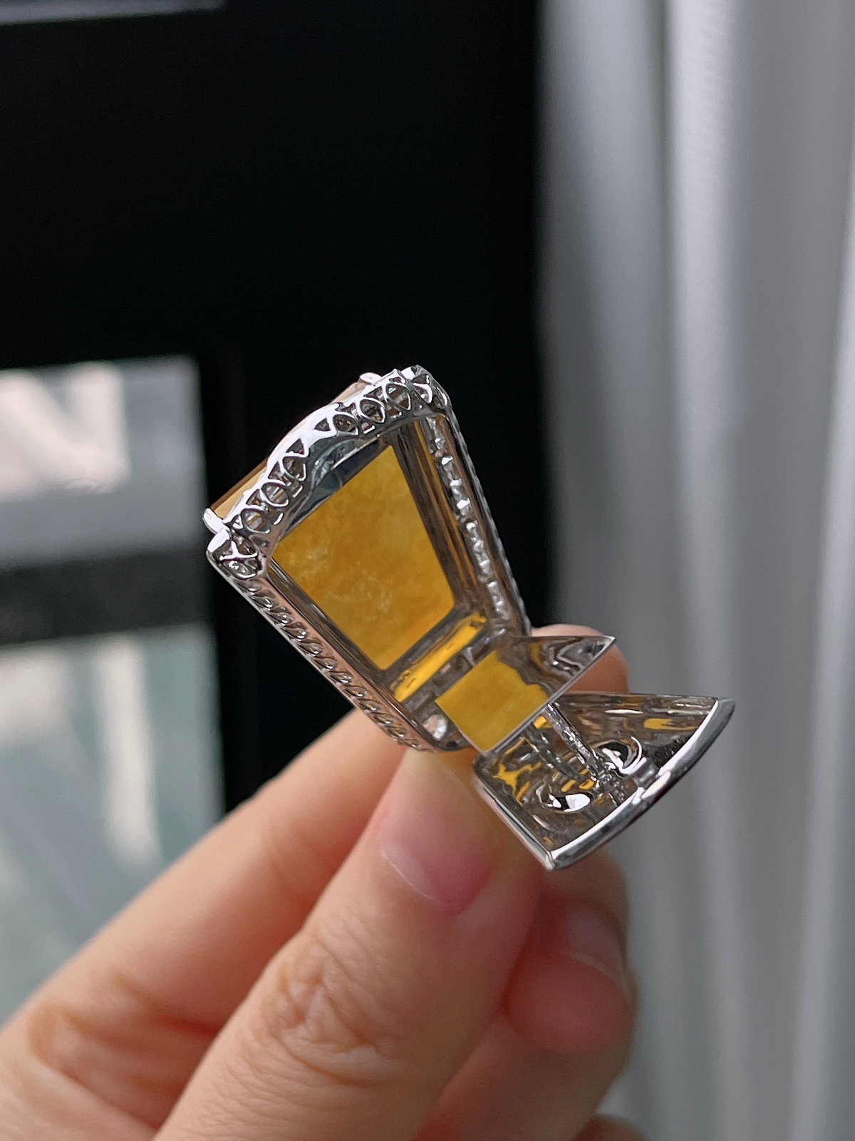 18k金 冰黄翡无事牌挂件