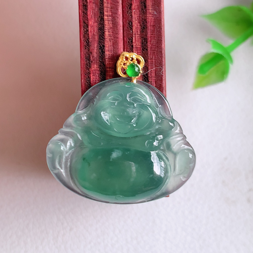 18k金扣蓝冰佛公挂件 玉质细腻  精雕弥勒佛，笑佛福耳垂肩，面相喜庆，开怀大笑，憨态可掬。惟妙惟肖，寓意福禄双全，吉祥美满，笑口常开 W01.13 尺寸：20-23.8-3.8mm