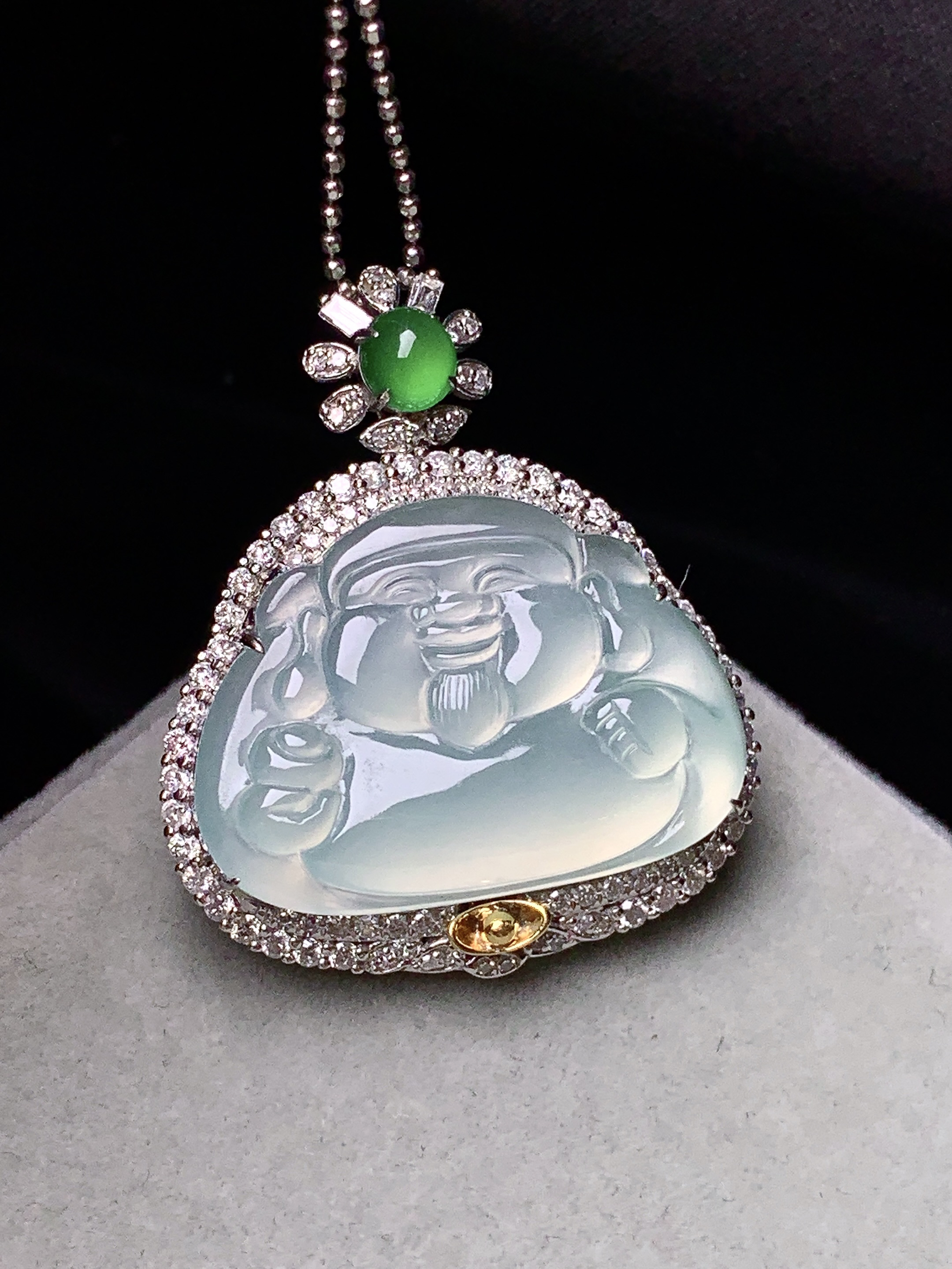 18k金钻镶嵌冰种财神爷吊坠 玉质细腻 水润亮眼 色泽艳丽 整体尺寸30.3*25.6*9.5k1