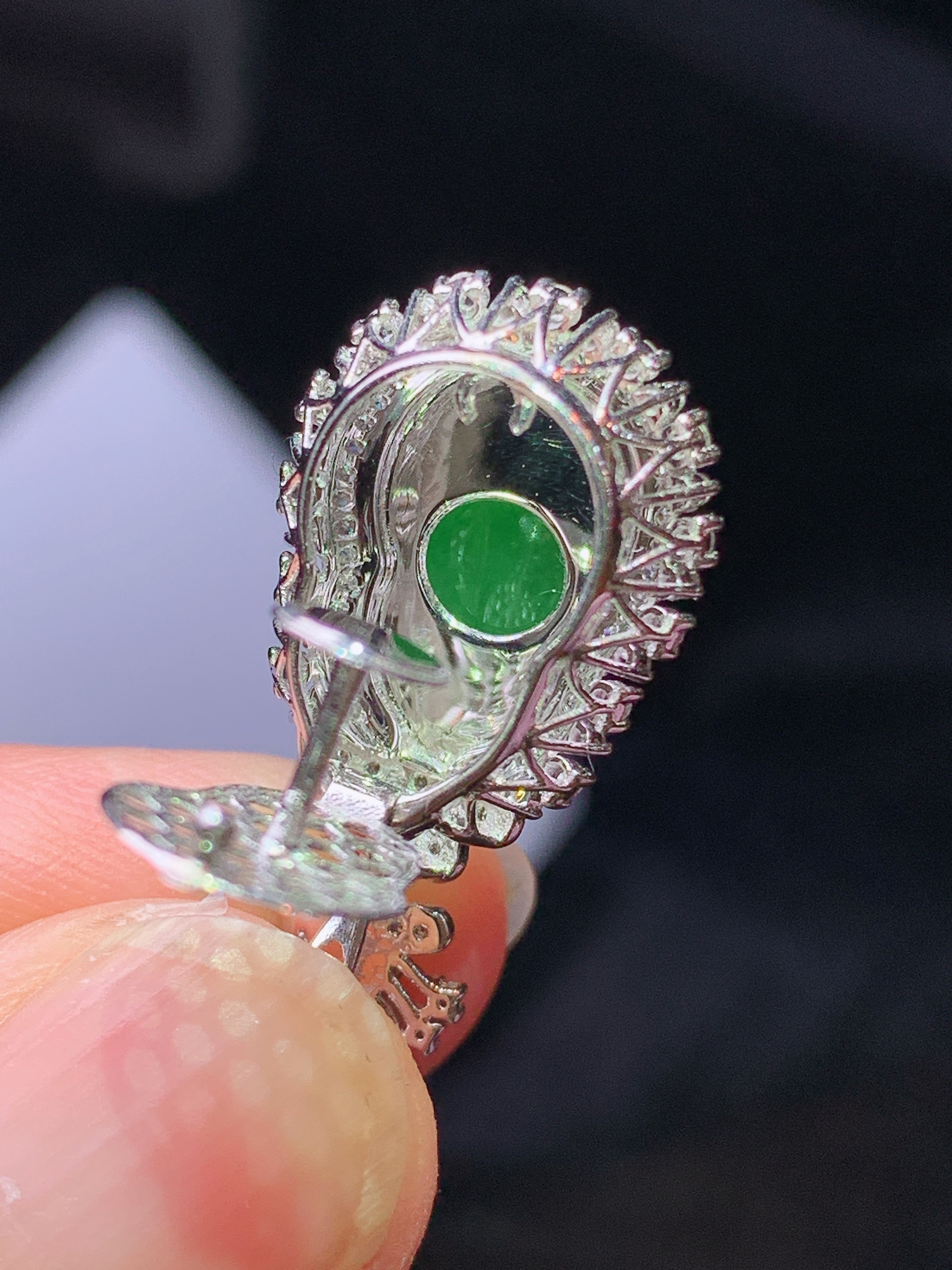 18k金钻镶嵌阳绿葫芦吊坠 玉质细腻 水润亮眼 色泽艳丽 整体尺寸26*13.5*10.8k1