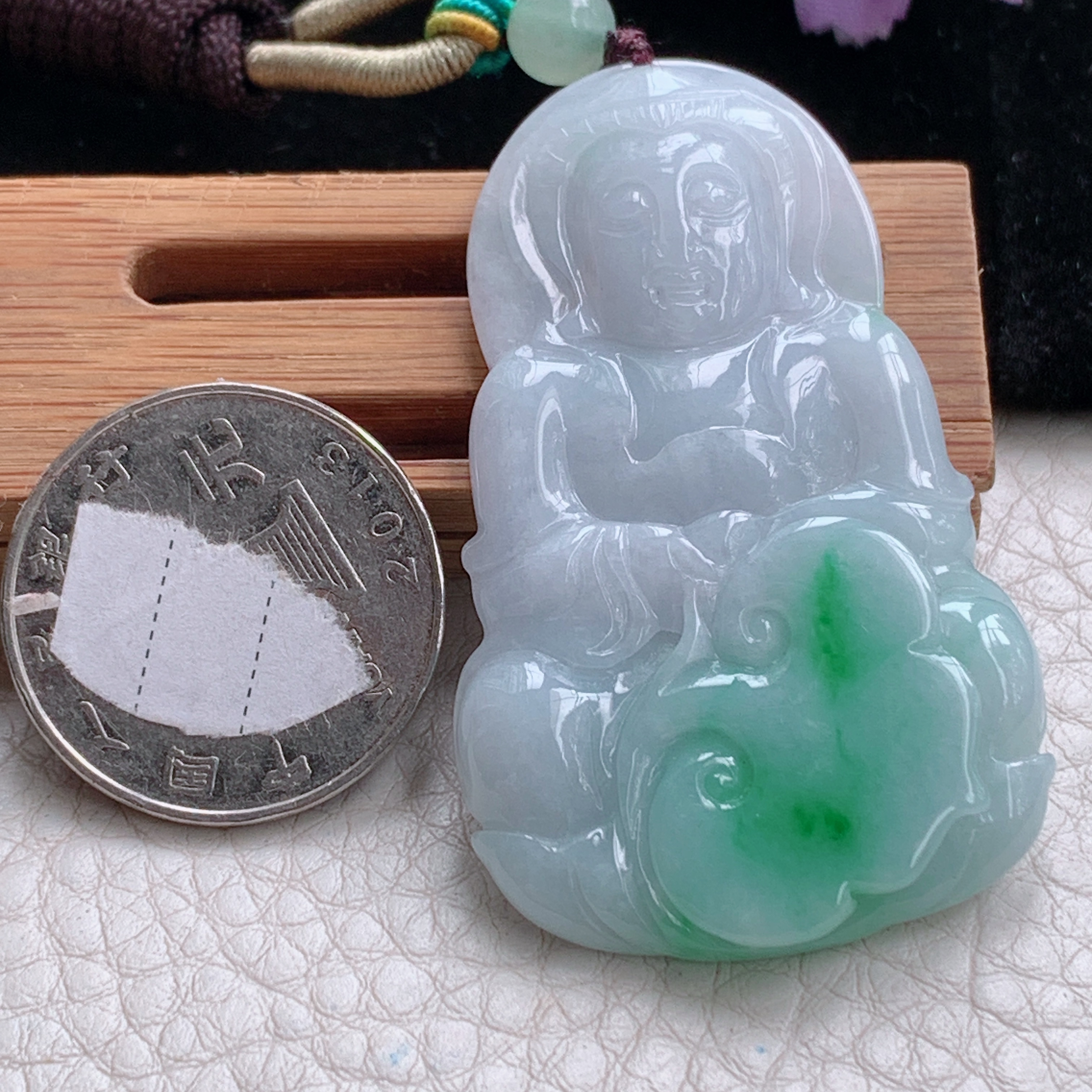 zen实拍53.5*32.6*6.3缅甸翡翠飘绿观音菩萨吊坠