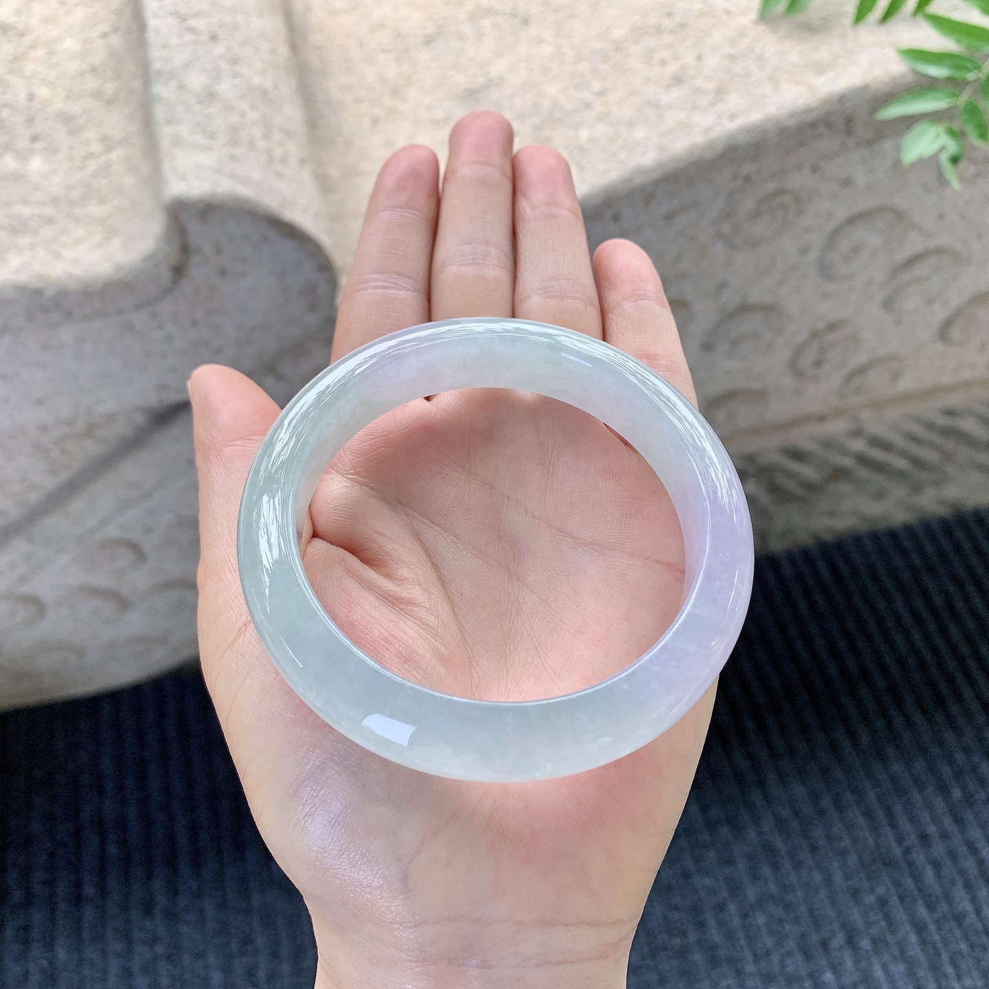 正圈59 60【圈口】60.7/13/9【编码】B2041369【描述】冰糯春彩，水润，种老，细腻，